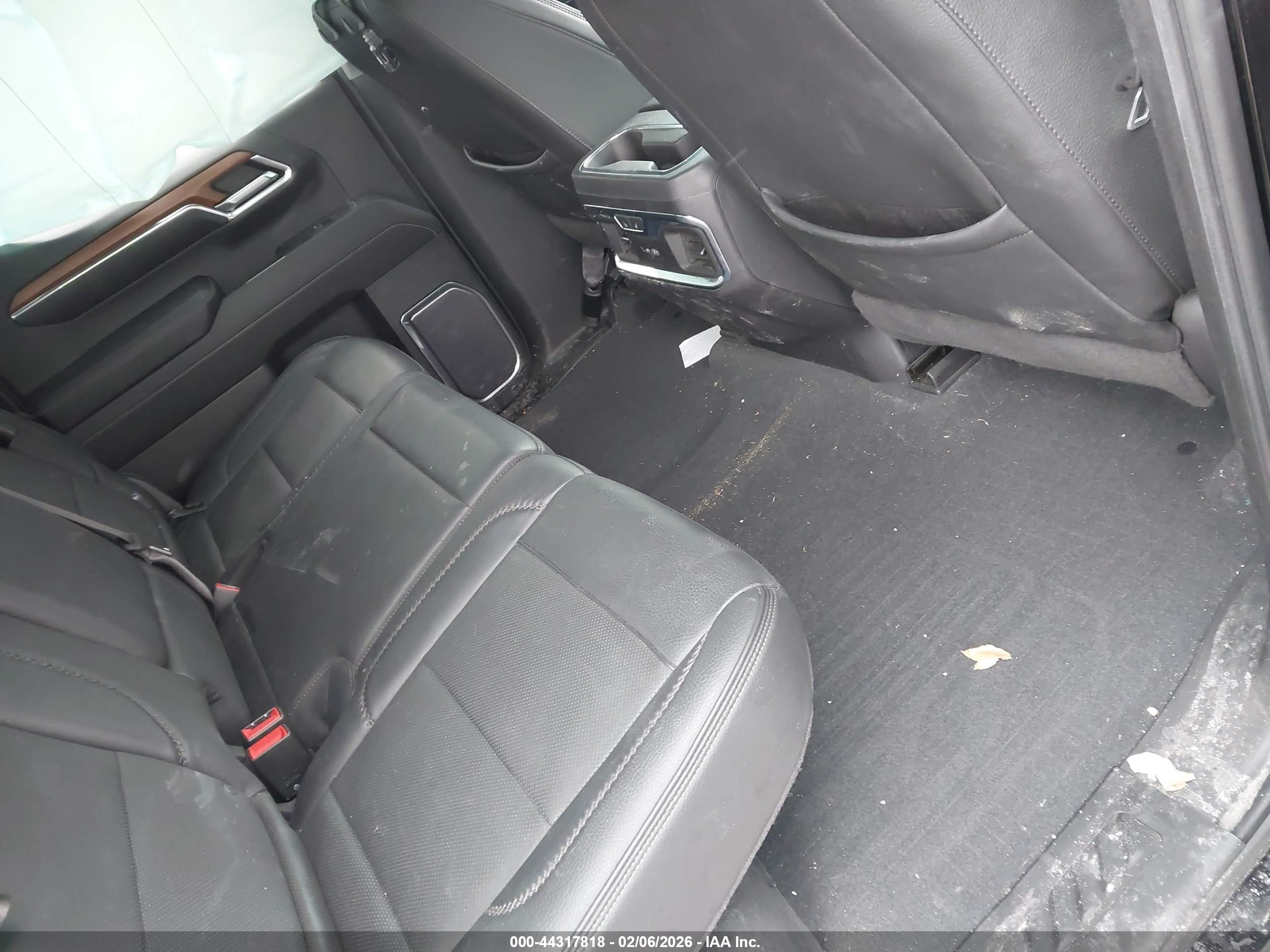 GMC SIERRA image 8
