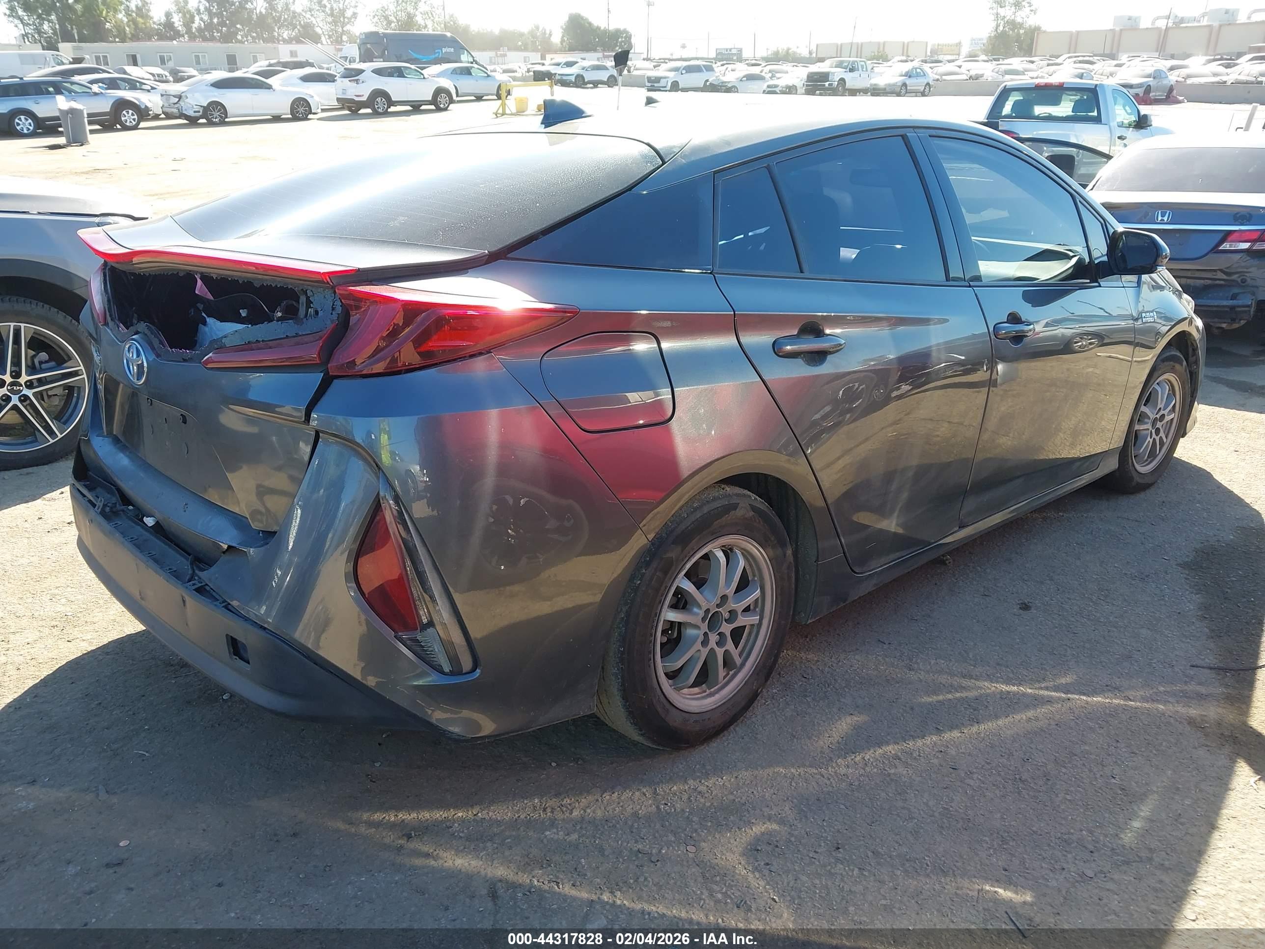 TOYOTA PRIUS image 4