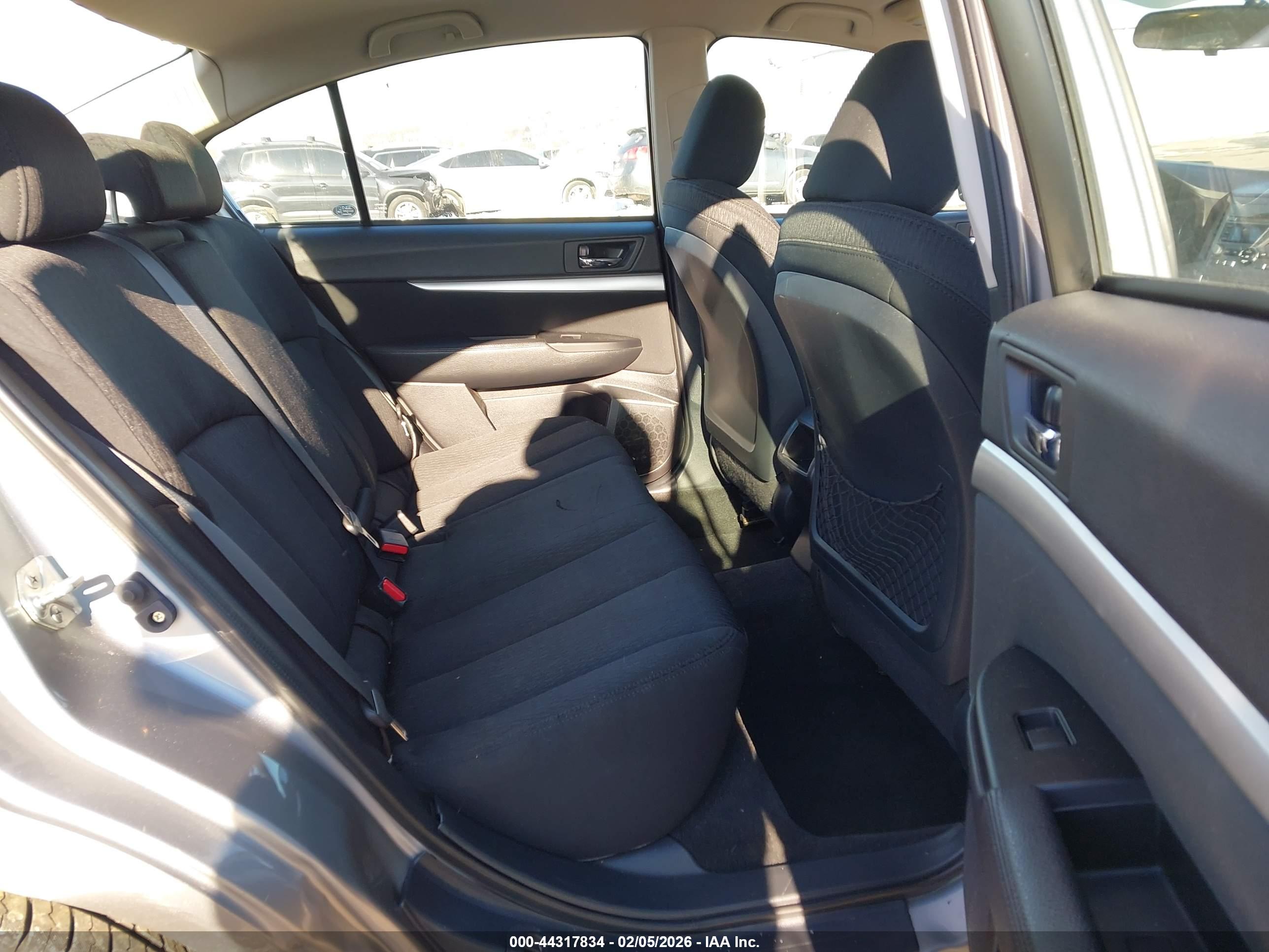 SUBARU LEGACY image 8