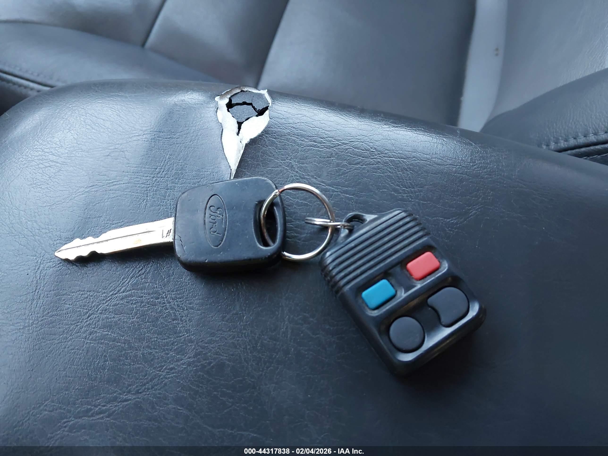 FORD ESCAPE image 11