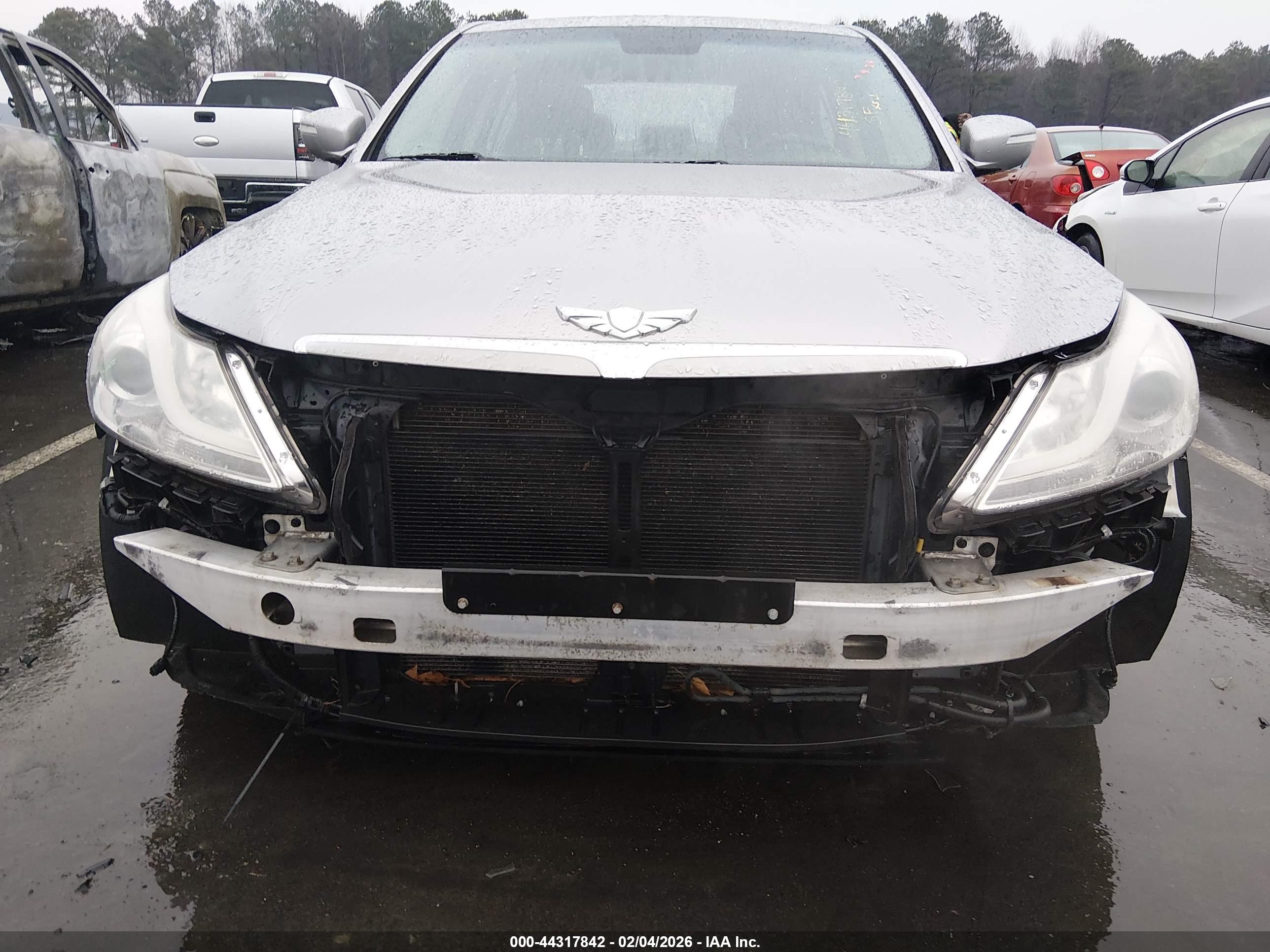 HYUNDAI GENESIS image 6