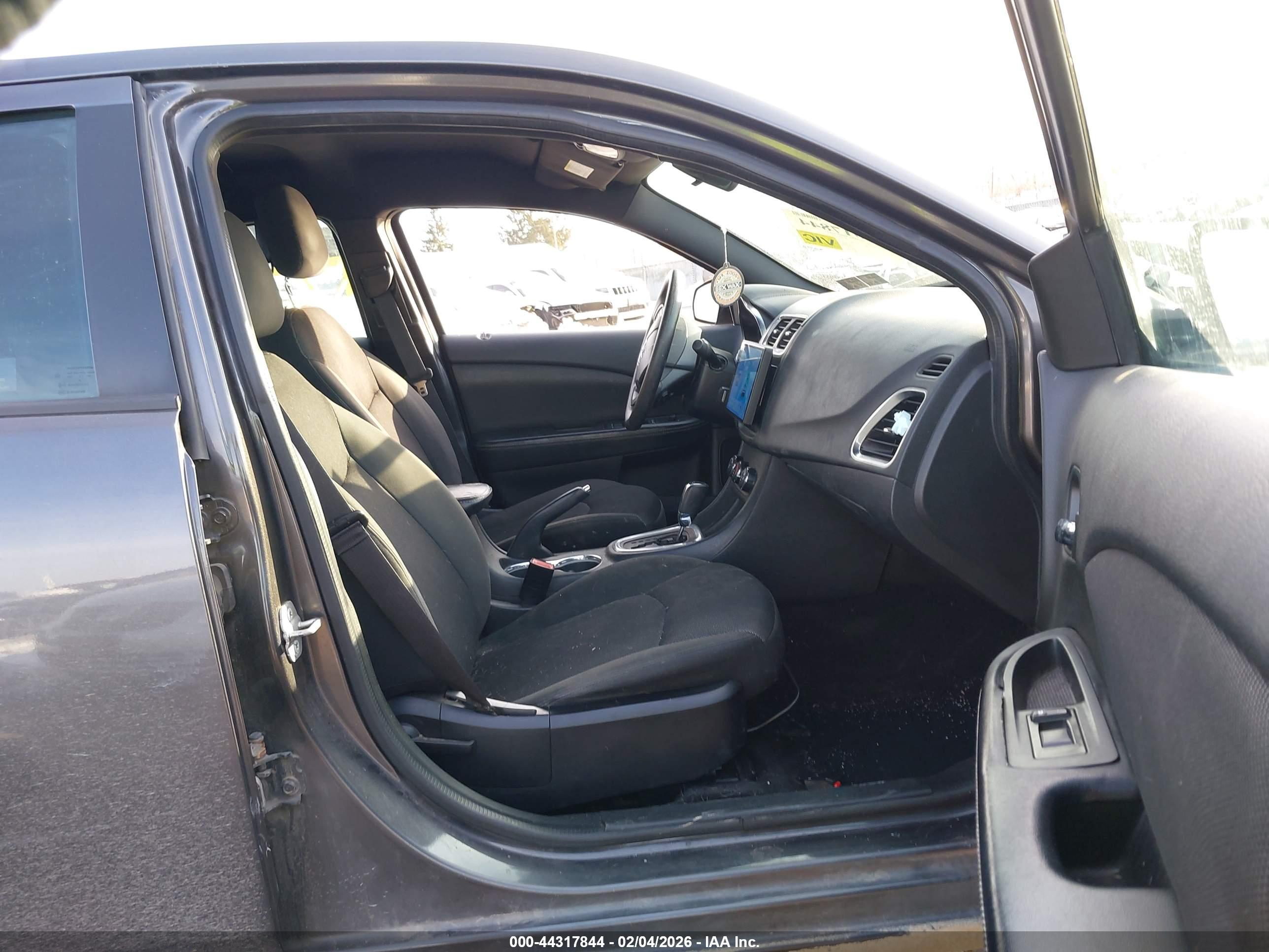 DODGE AVENGER image 5