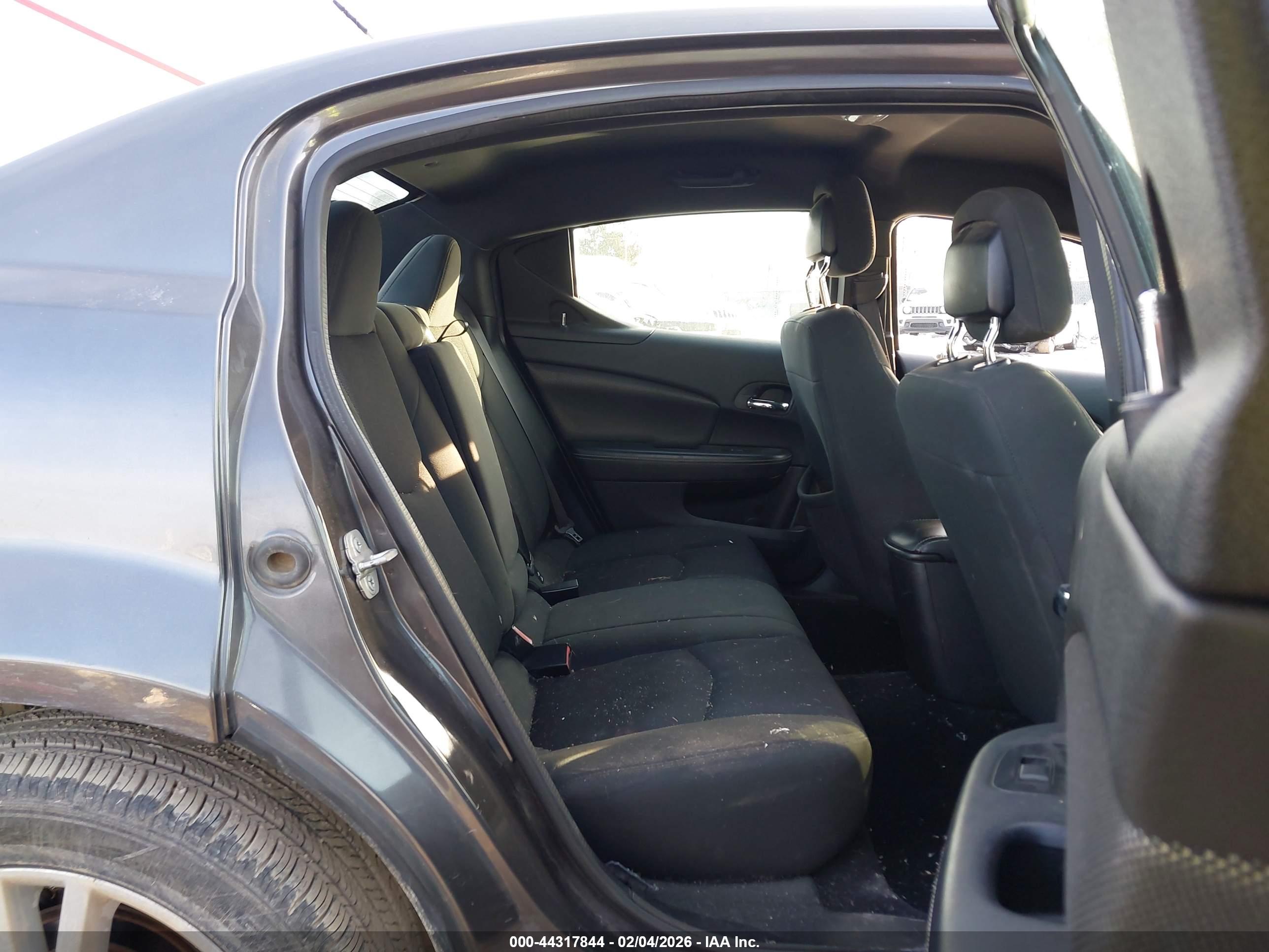 DODGE AVENGER image 8
