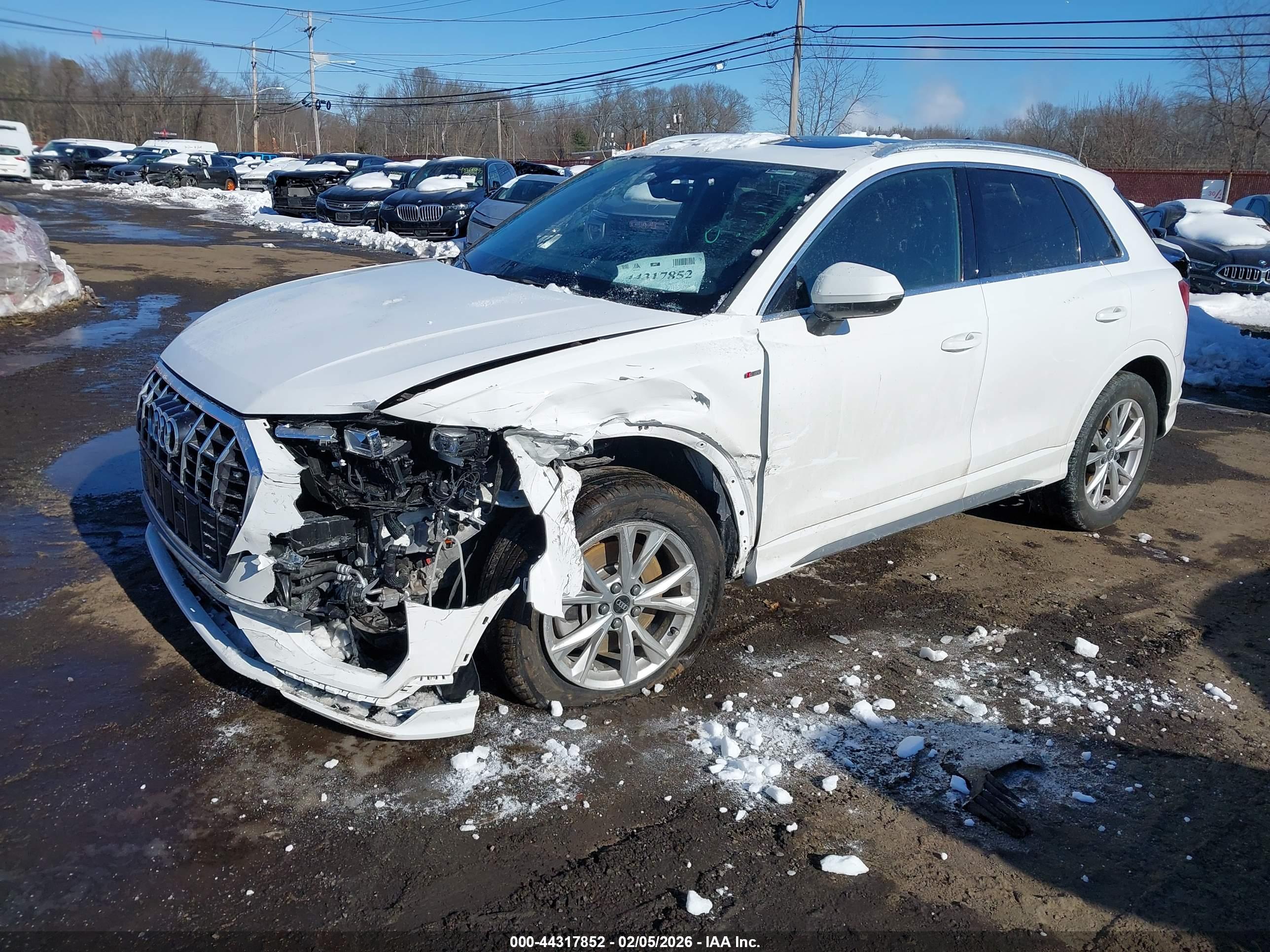 AUDI Q3 image 2