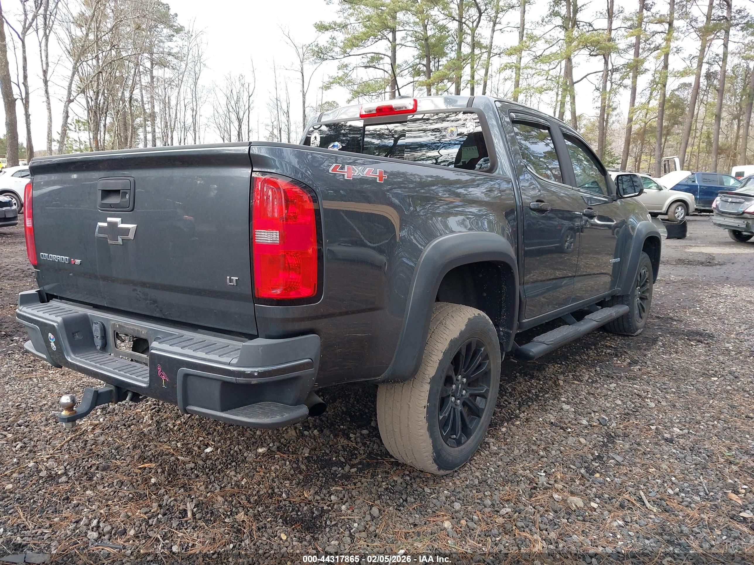 CHEVROLET COLORADO image 4