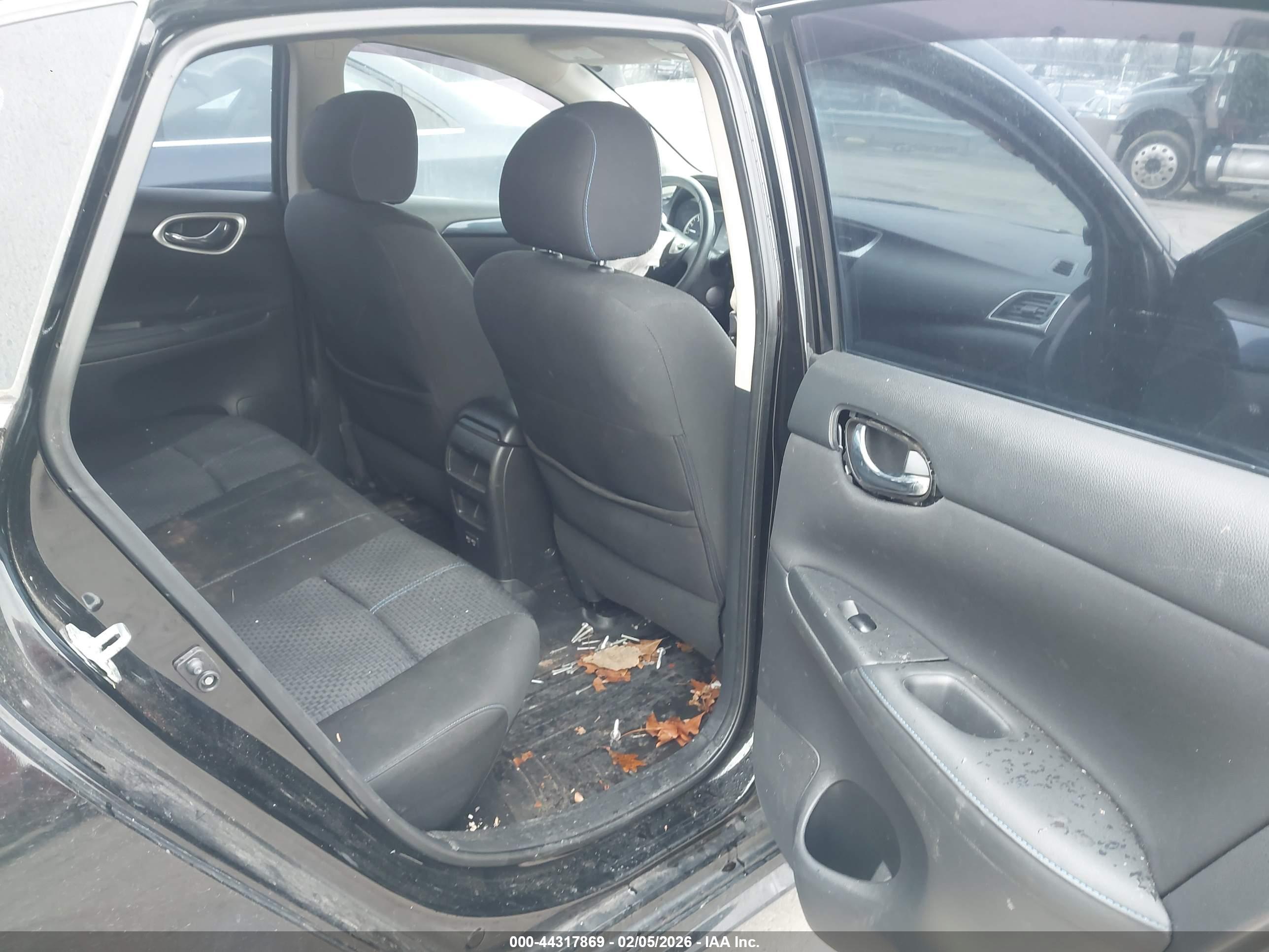 NISSAN SENTRA image 8