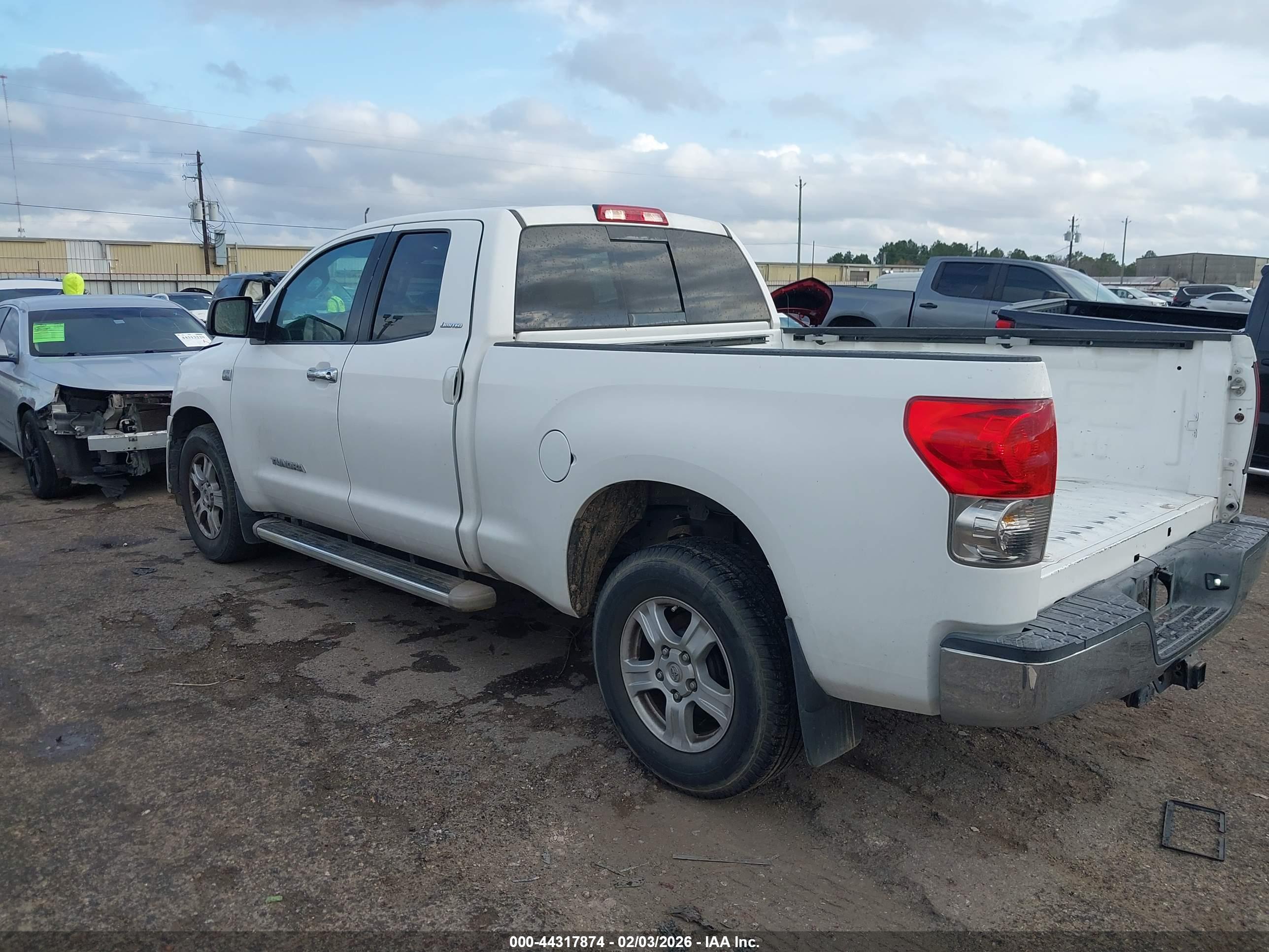 TOYOTA TUNDRA image 3