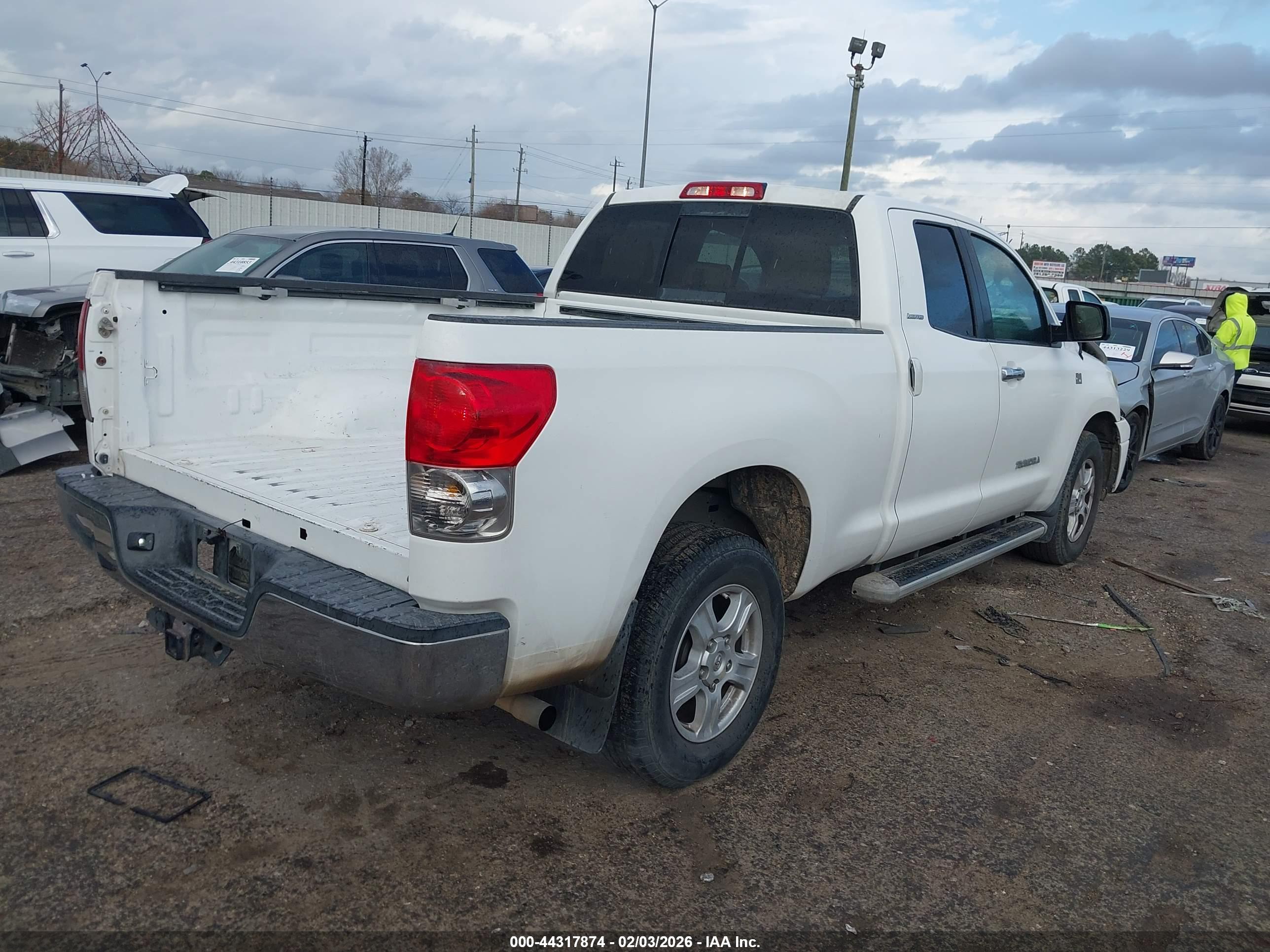 TOYOTA TUNDRA image 4
