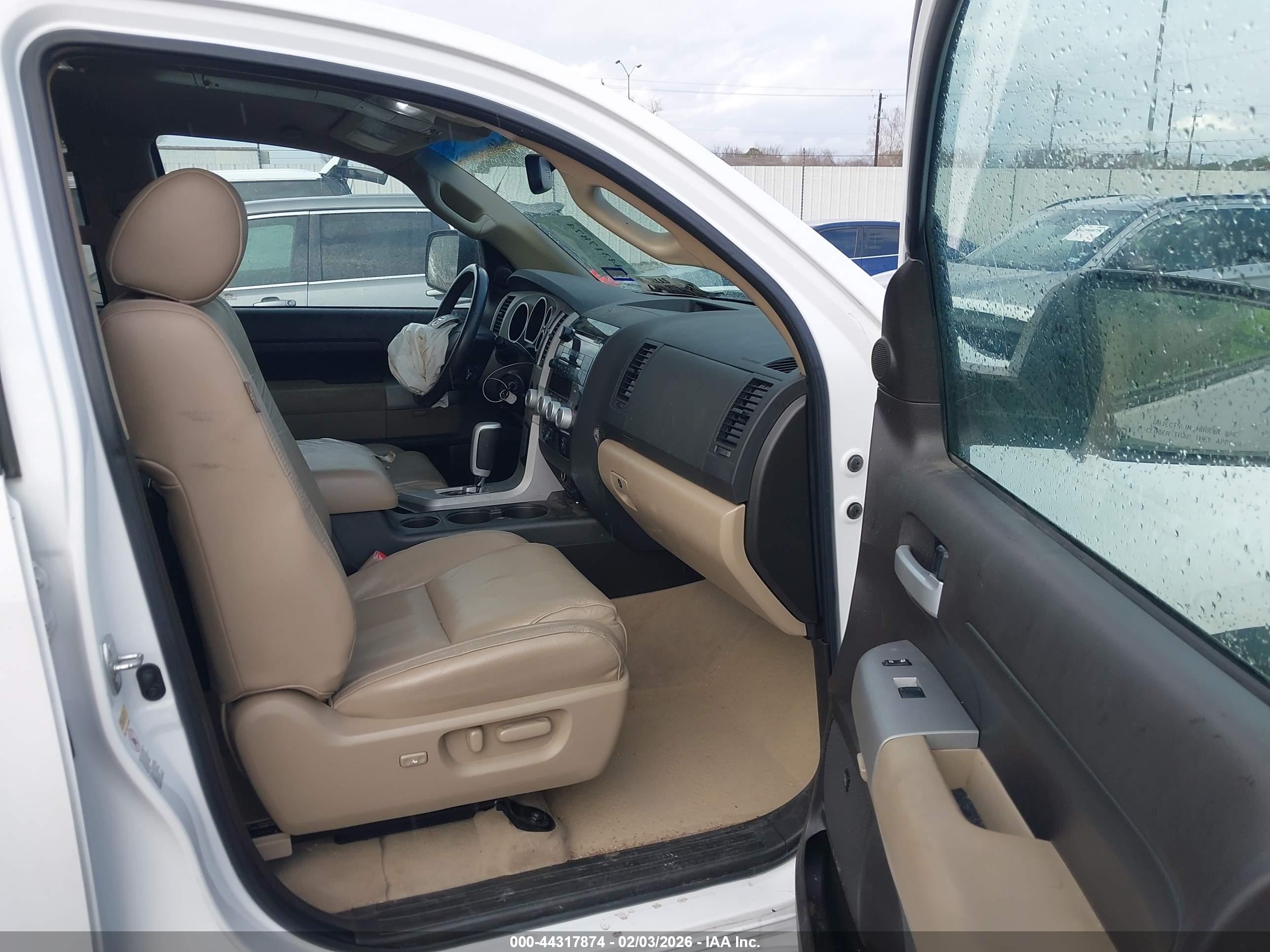 TOYOTA TUNDRA image 5