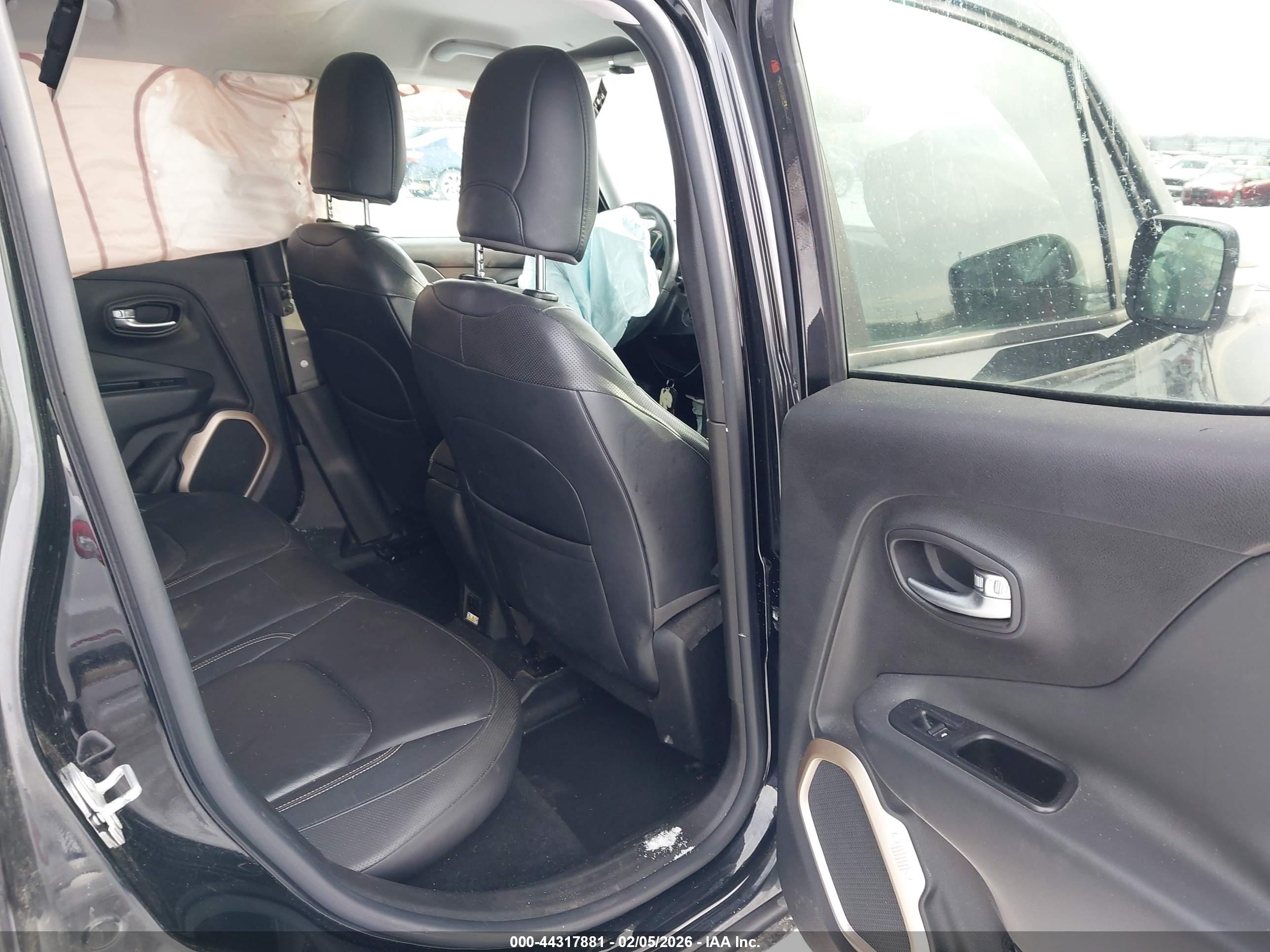 JEEP RENEGADE image 8