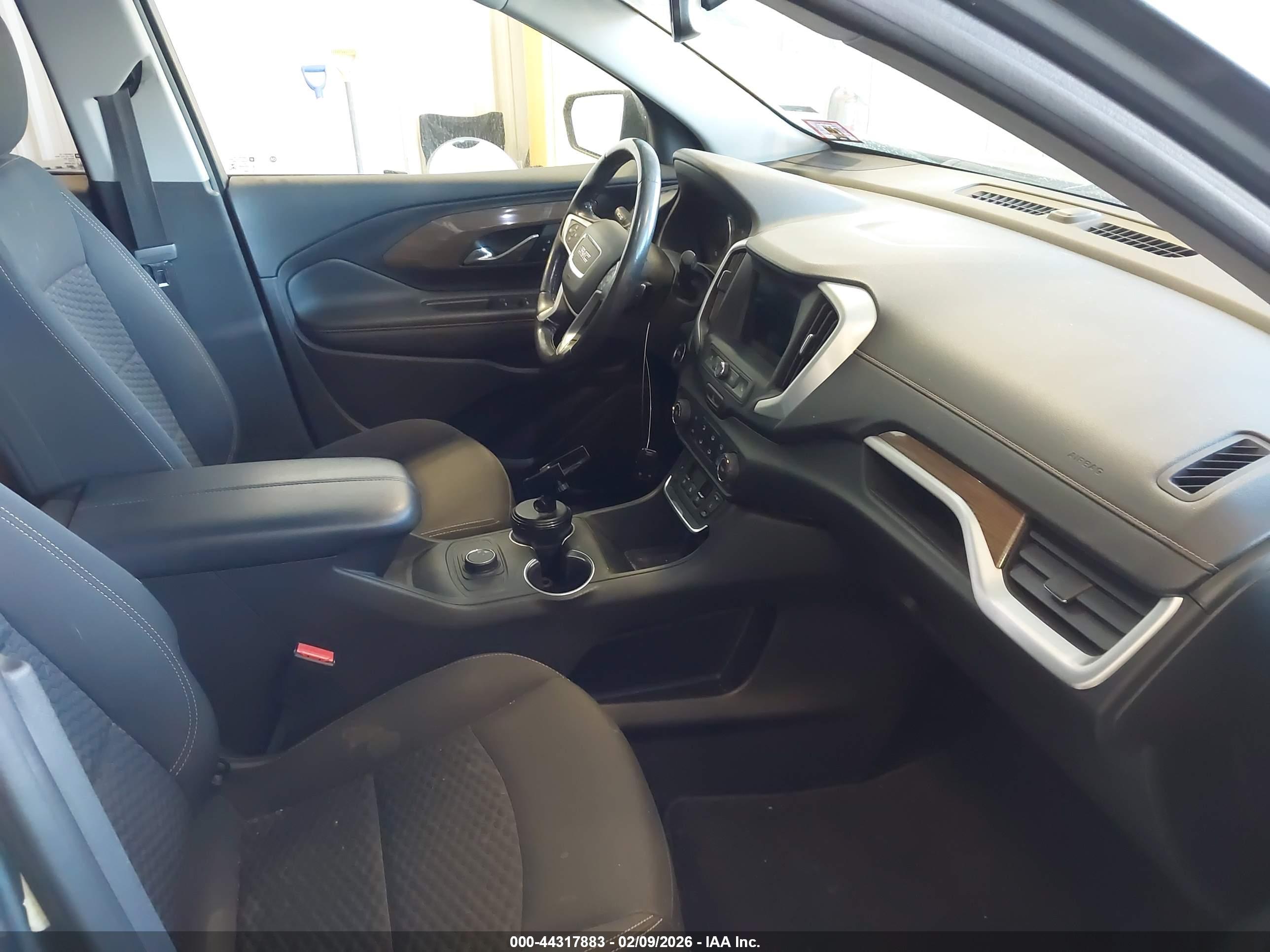 GMC TERRAIN image 5