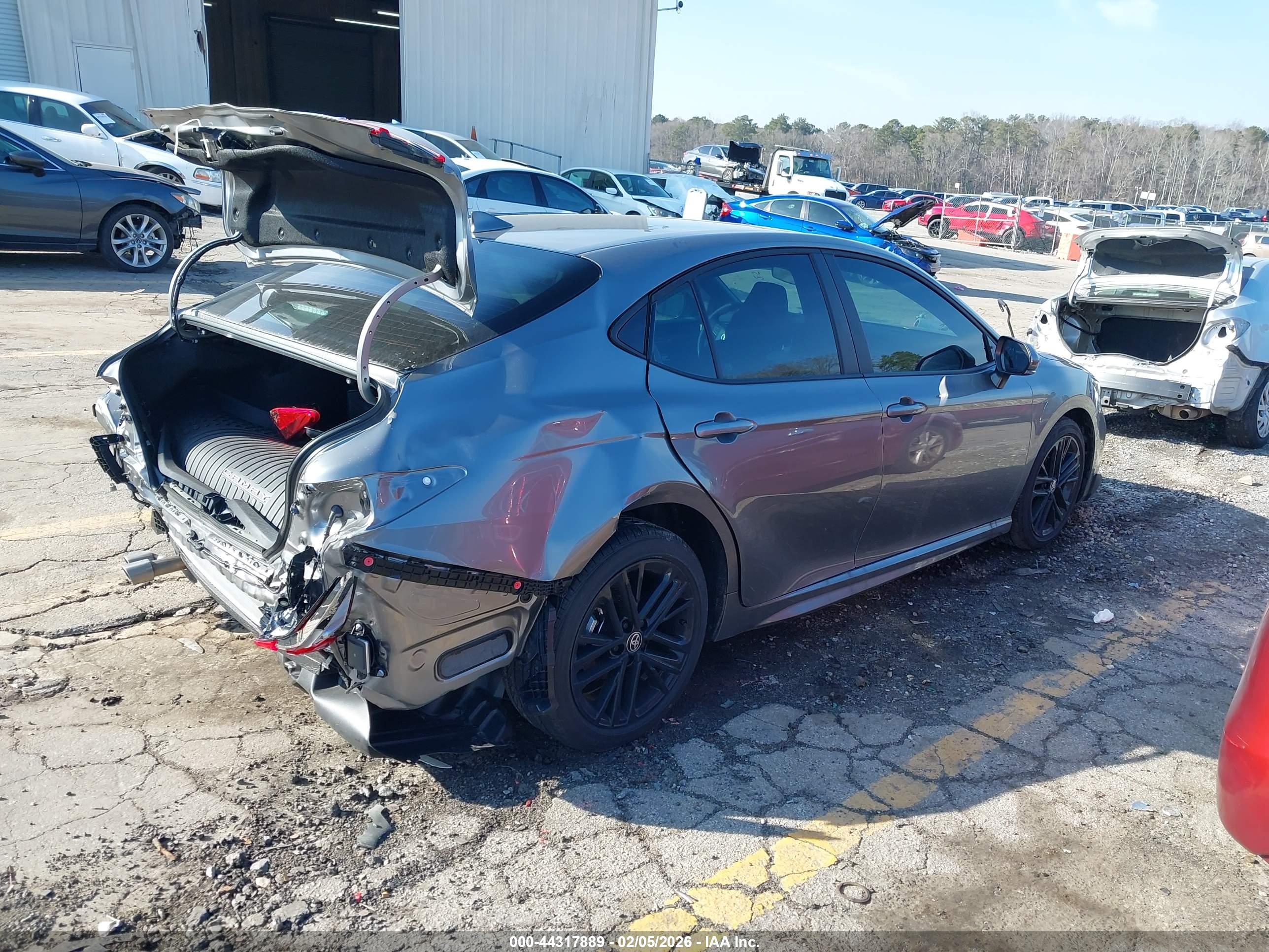 TOYOTA CAMRY image 4