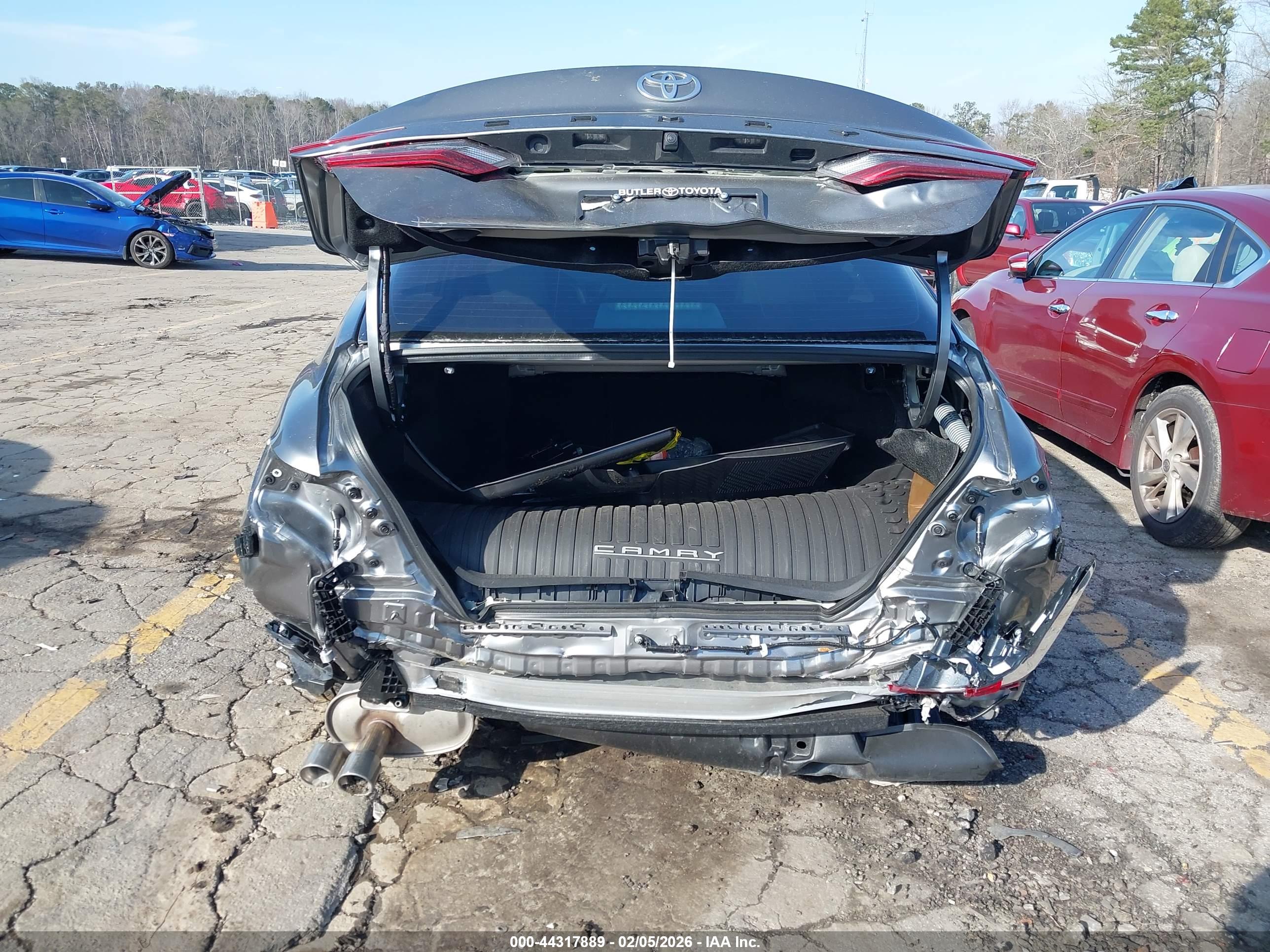 TOYOTA CAMRY image 6