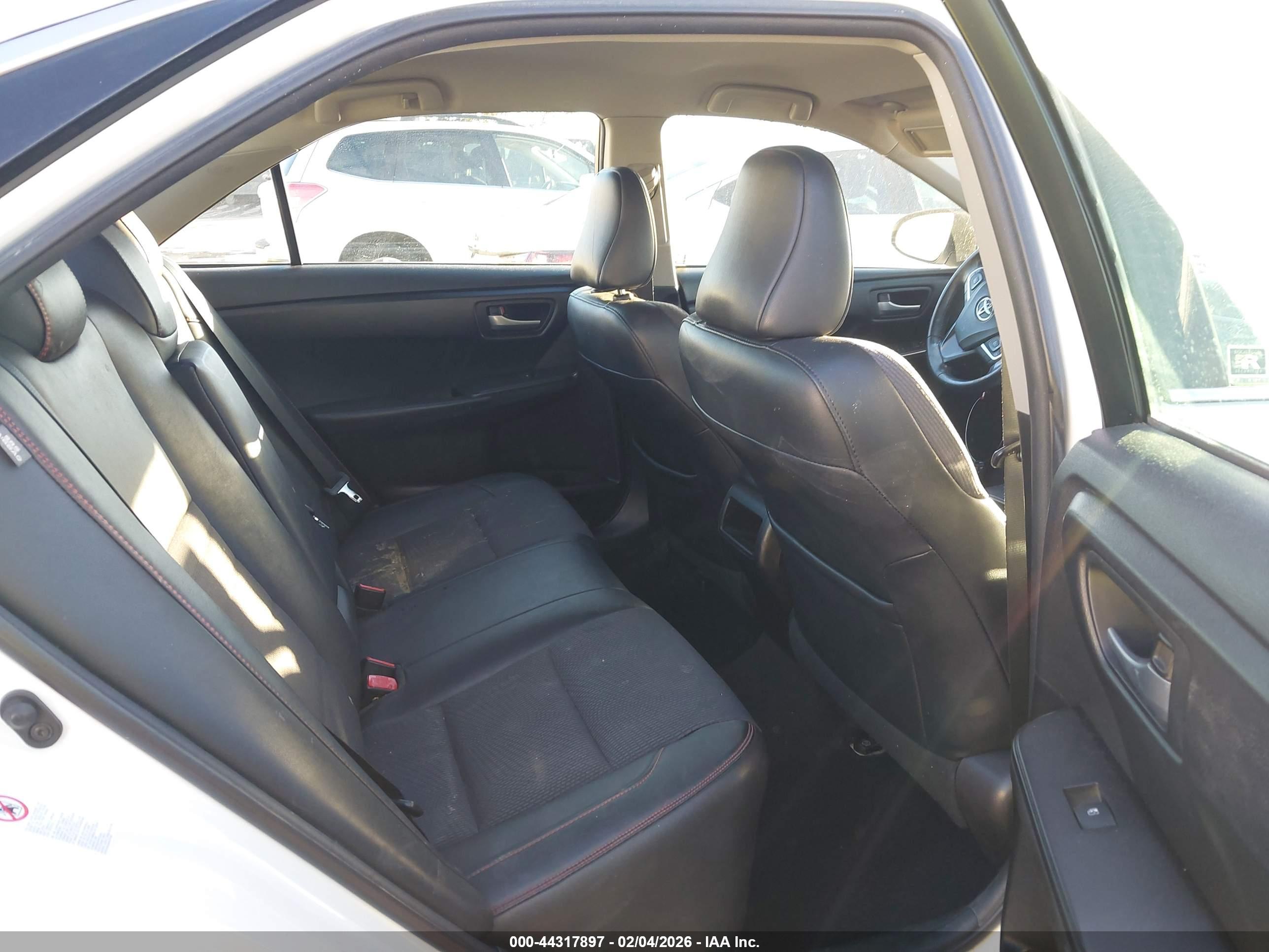 TOYOTA CAMRY image 8