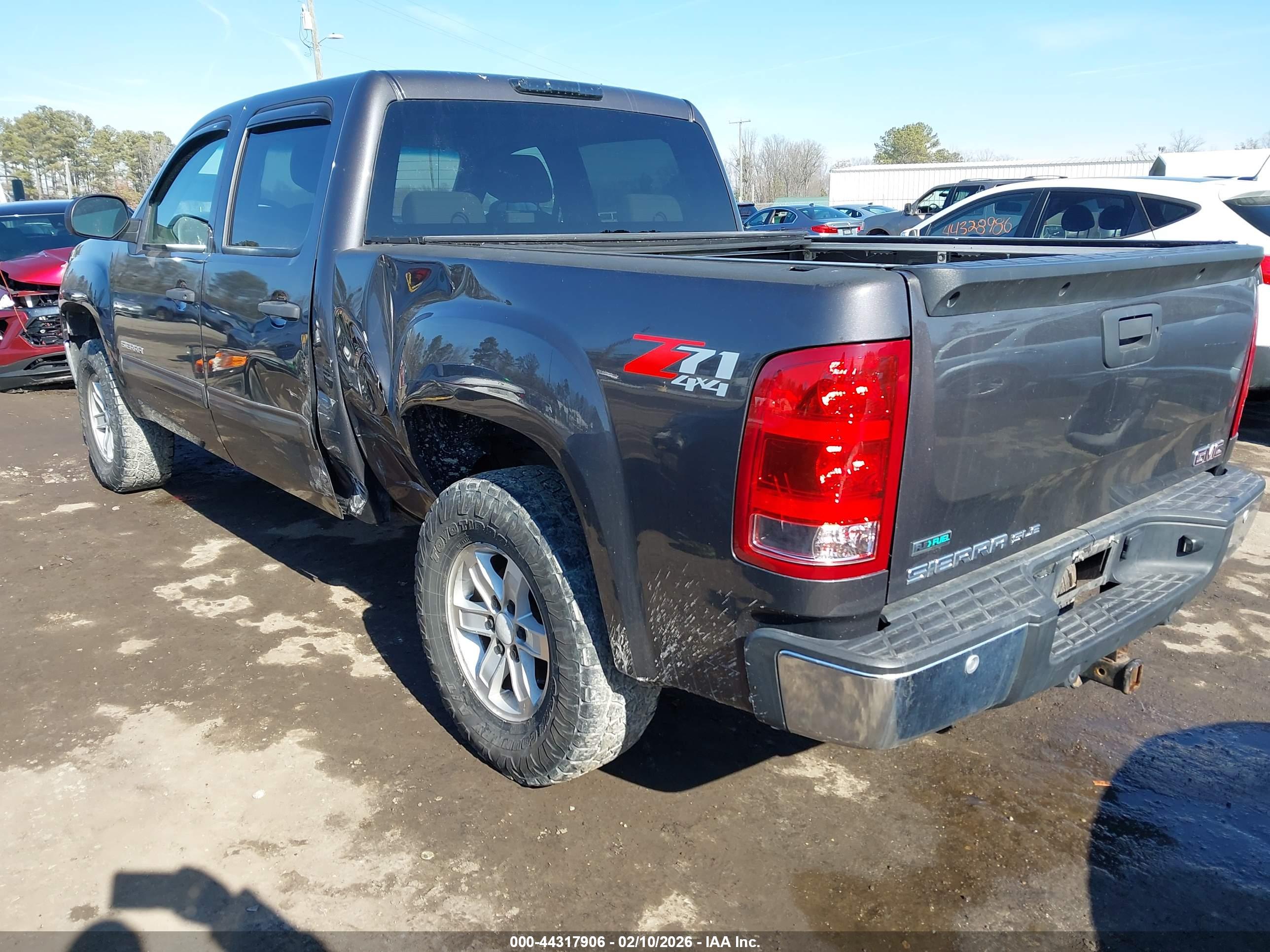 GMC SIERRA image 3