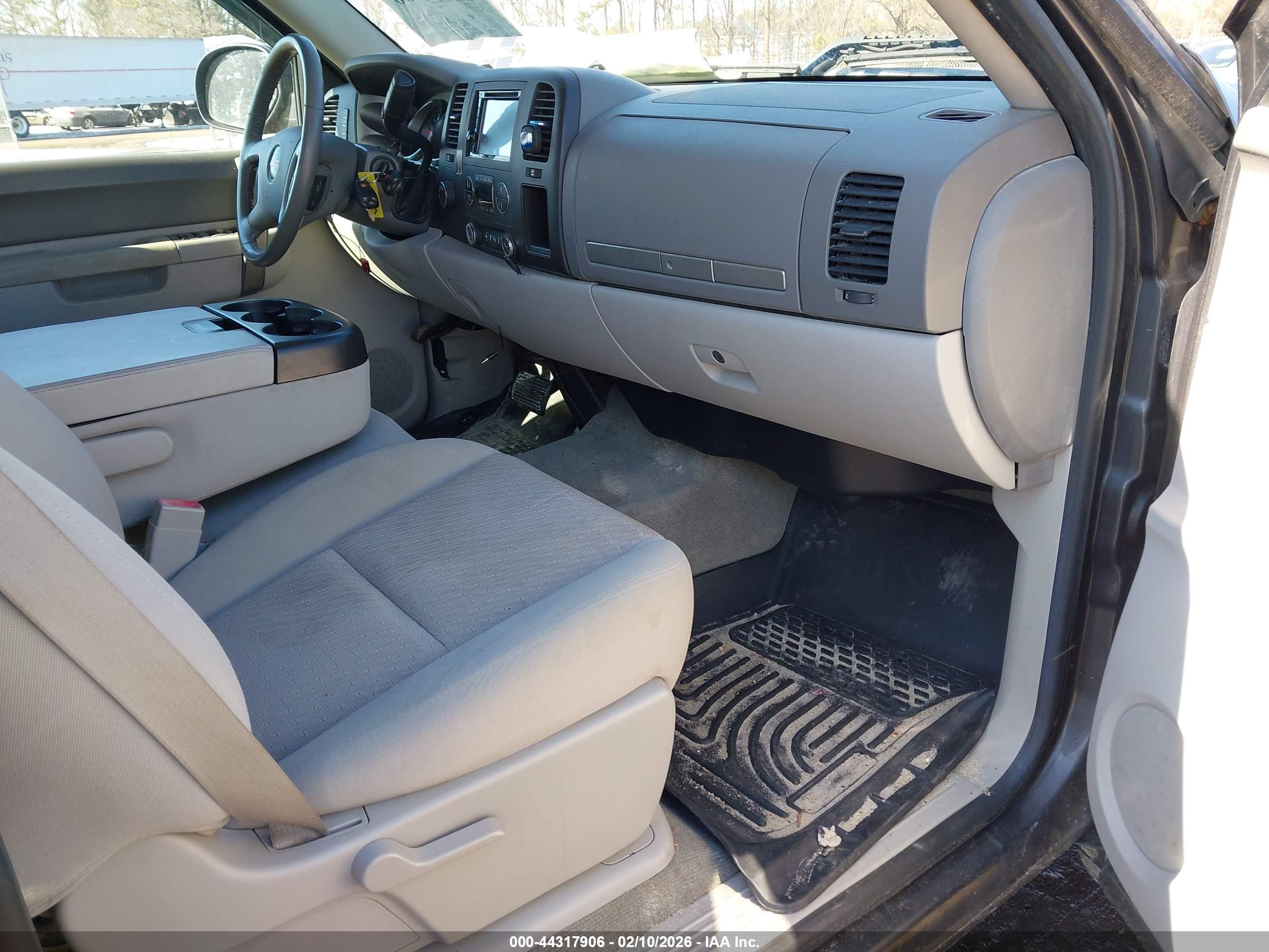 GMC SIERRA image 5