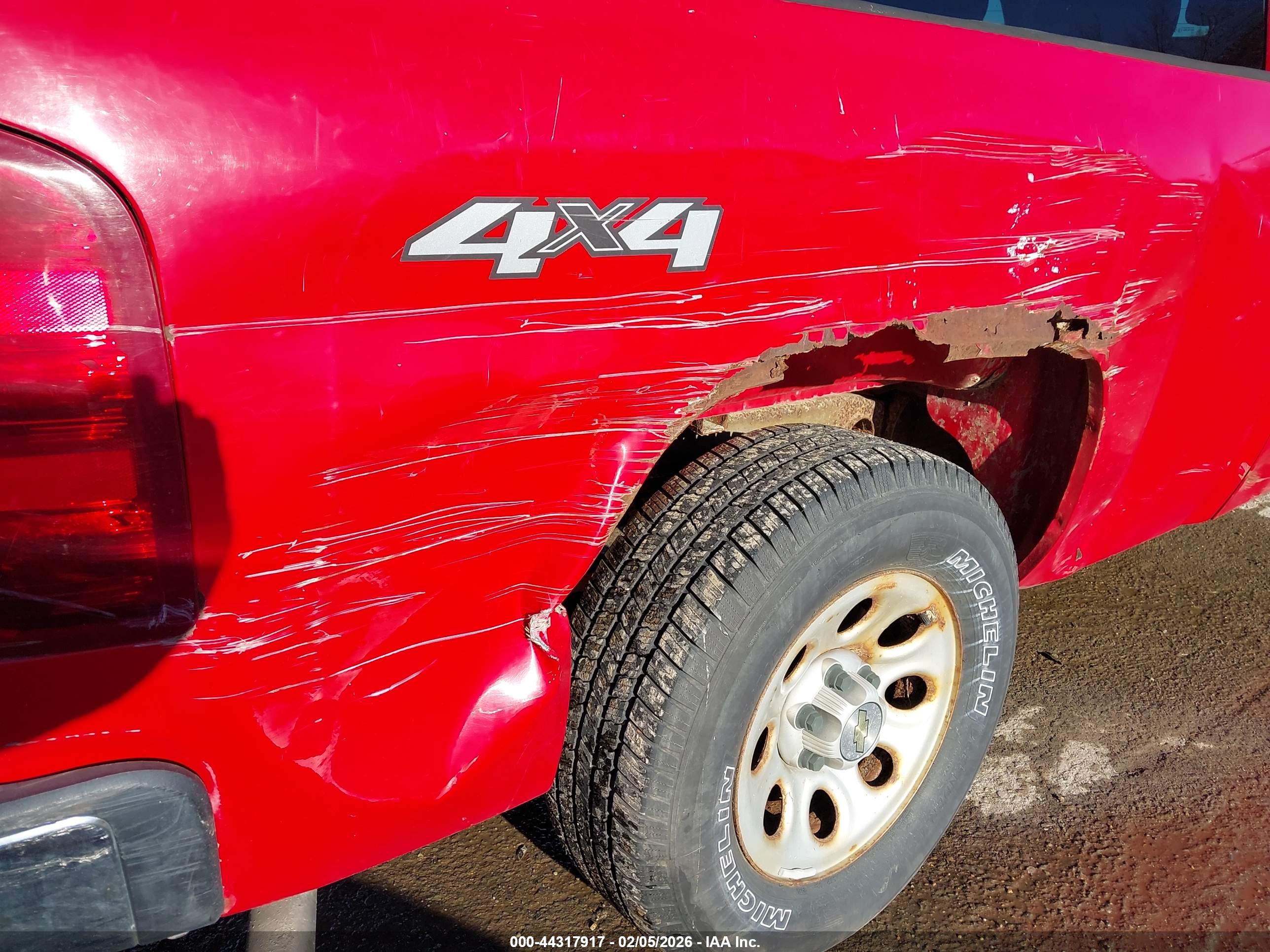 CHEVROLET SILVERADO image 6