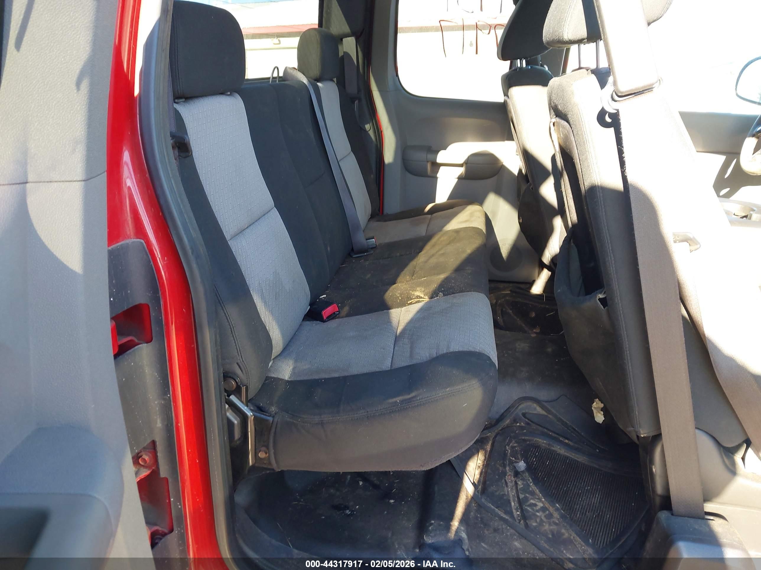 CHEVROLET SILVERADO image 8