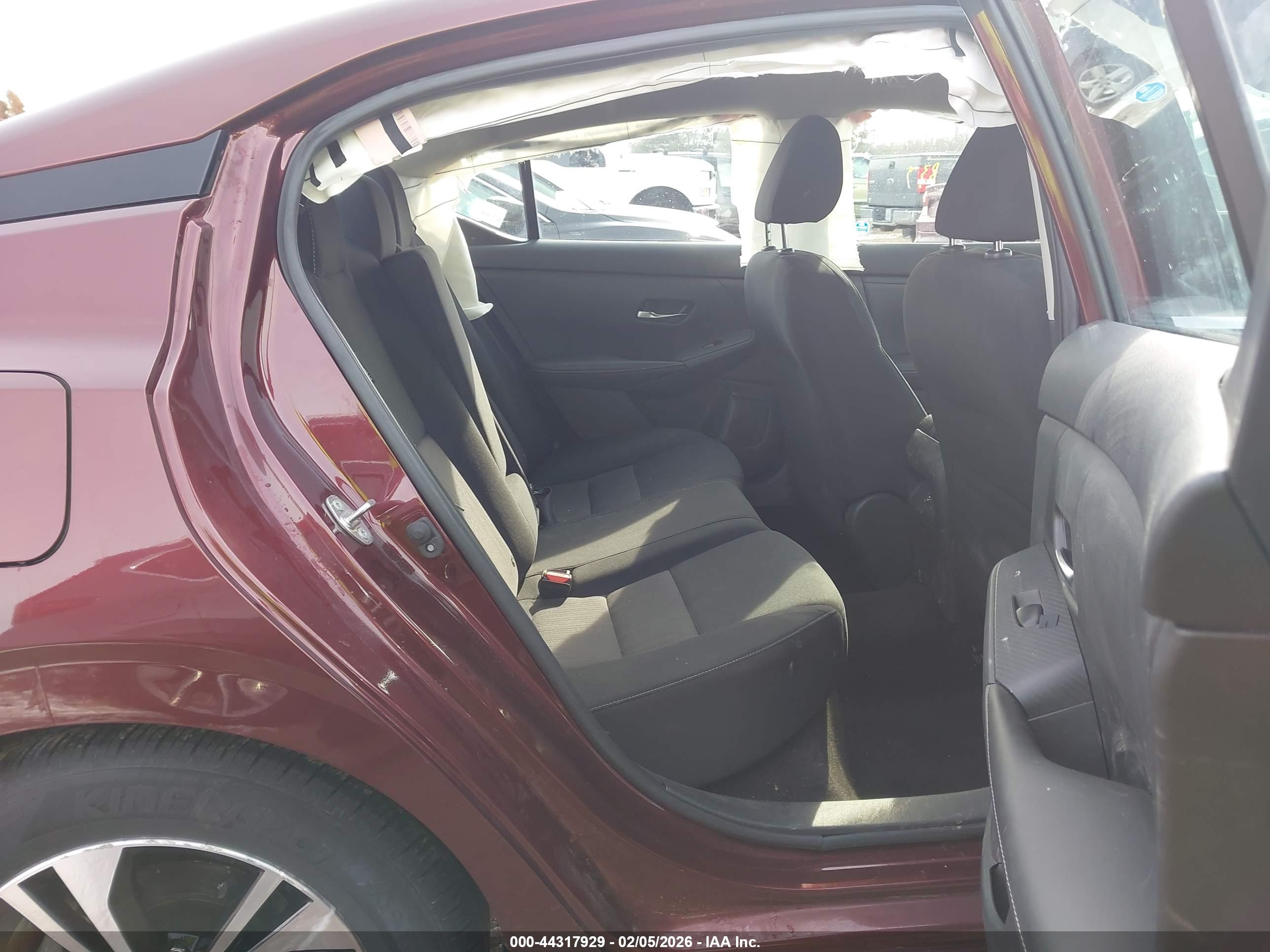NISSAN SENTRA image 8