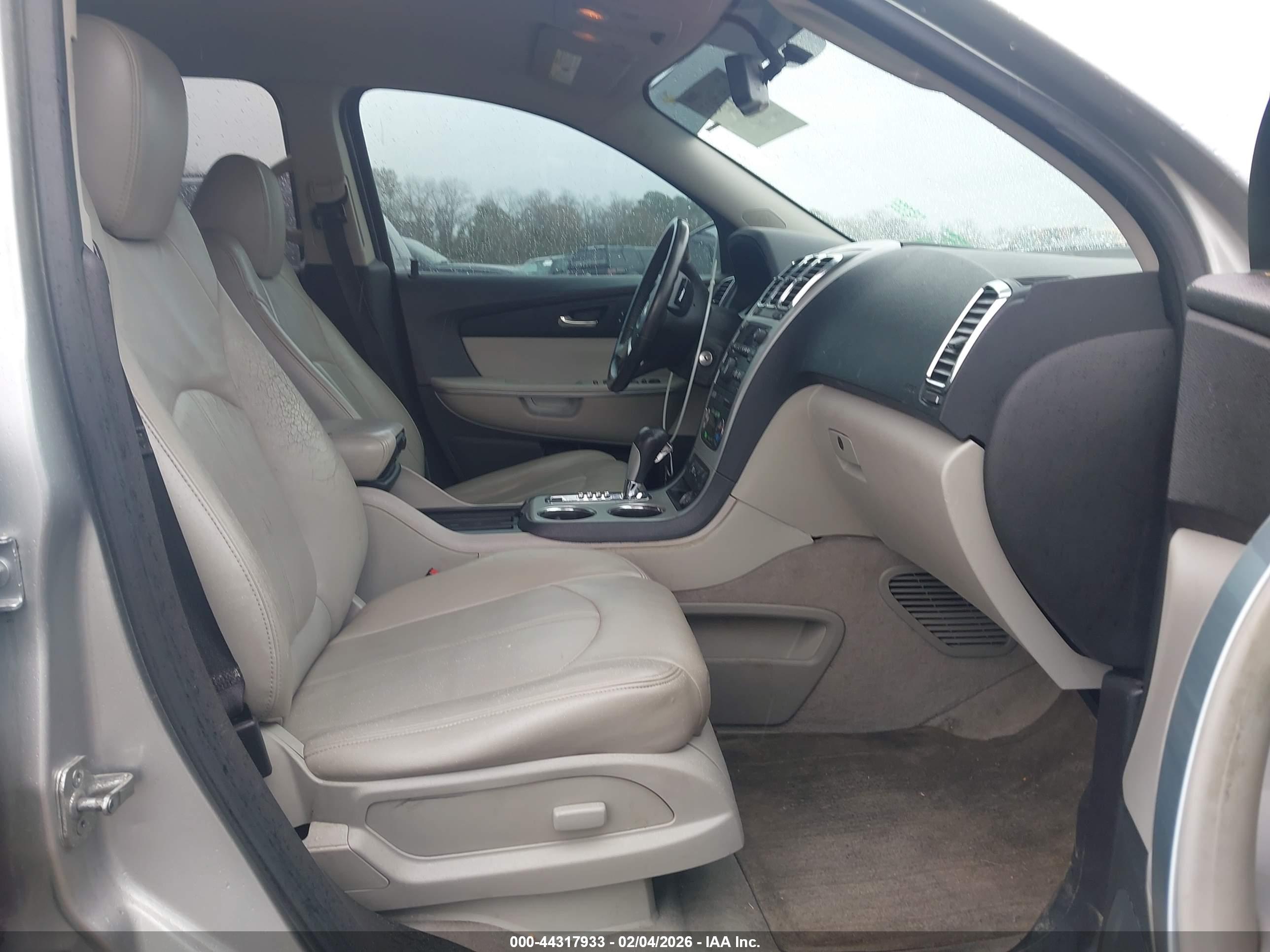 GMC ACADIA image 5