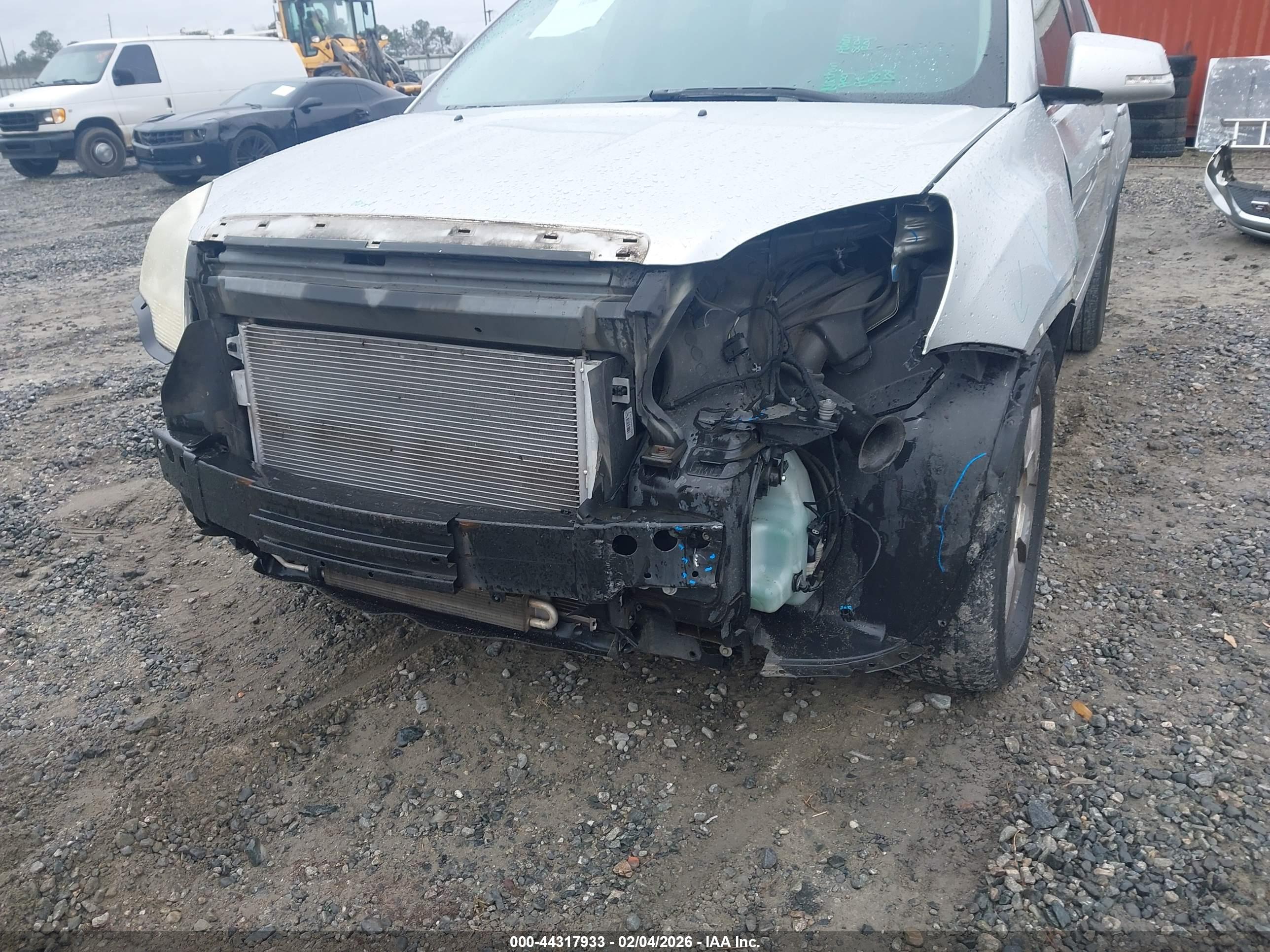 GMC ACADIA image 6