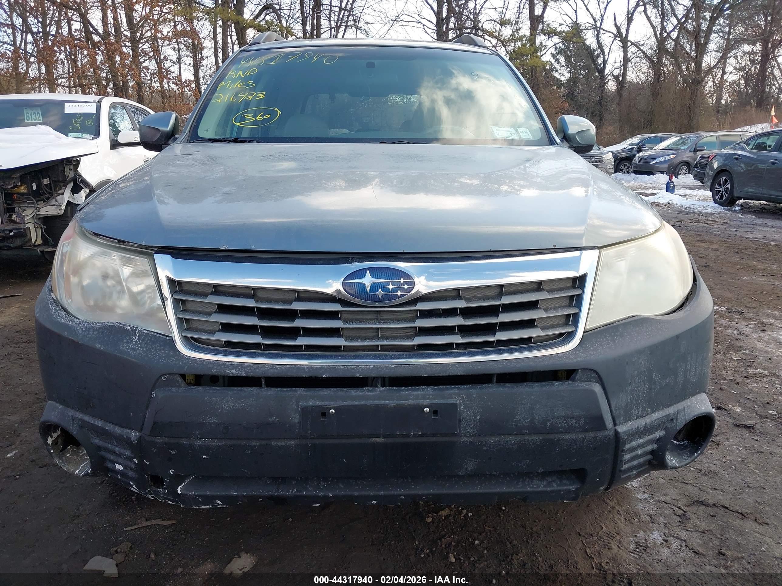 SUBARU FORESTER image 6