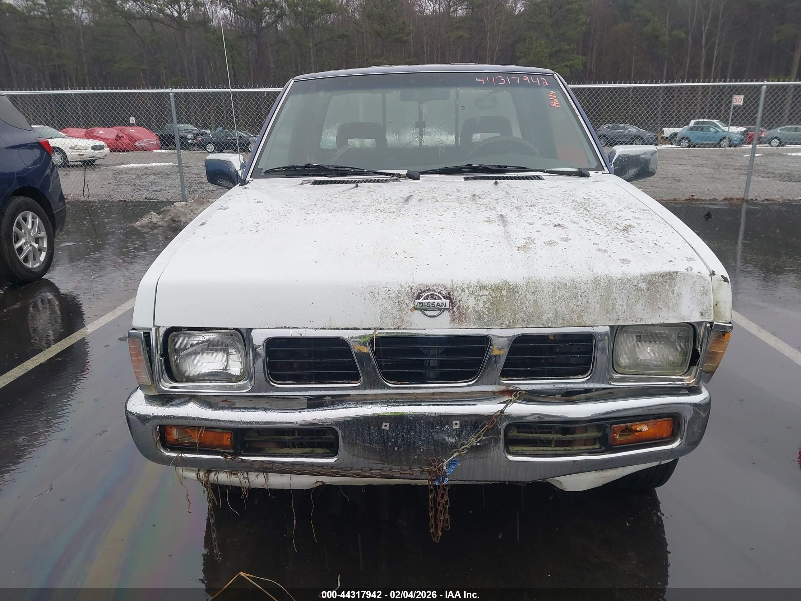 NISSAN TRUCK image 6