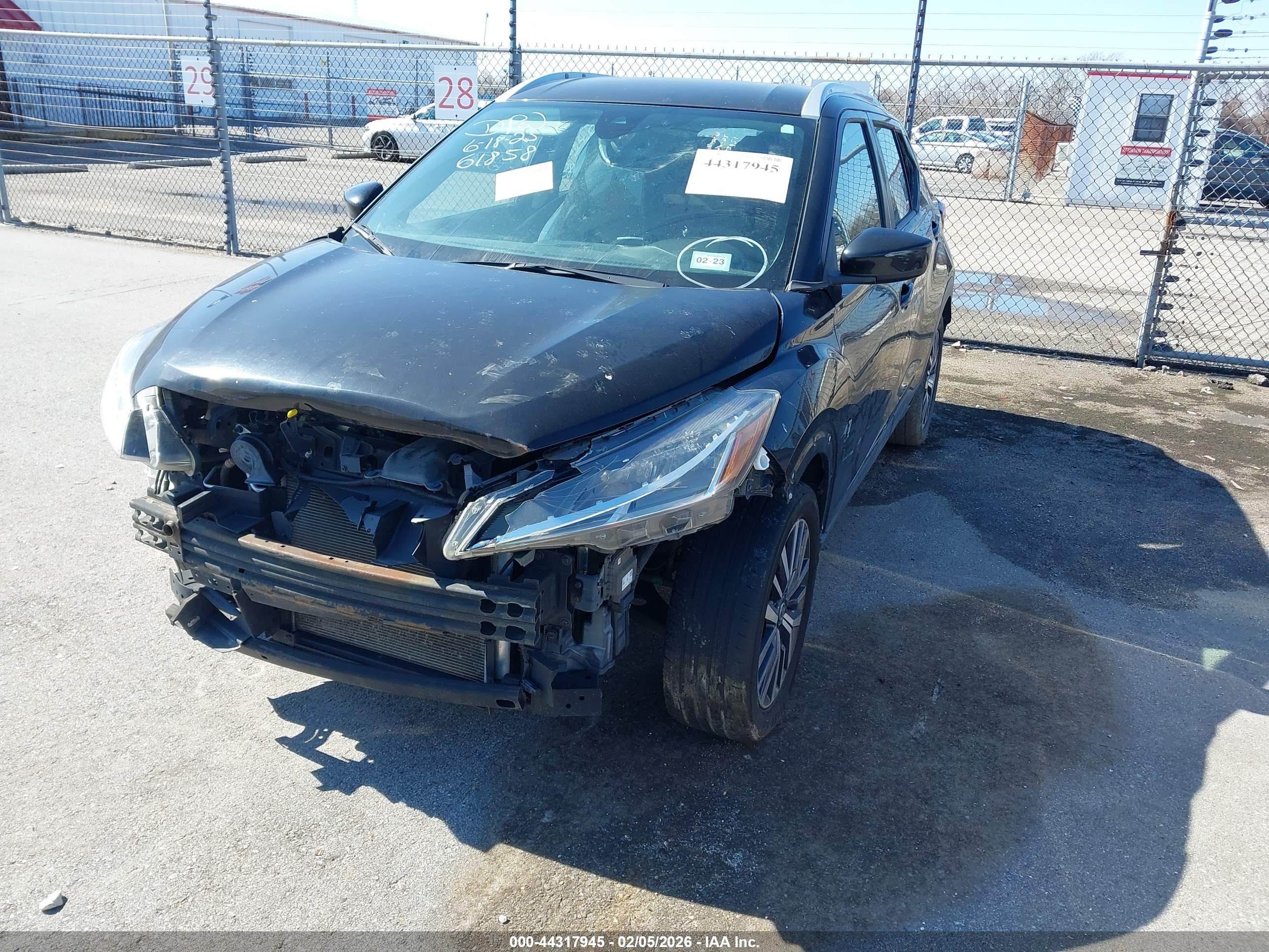 NISSAN KICKS image 2
