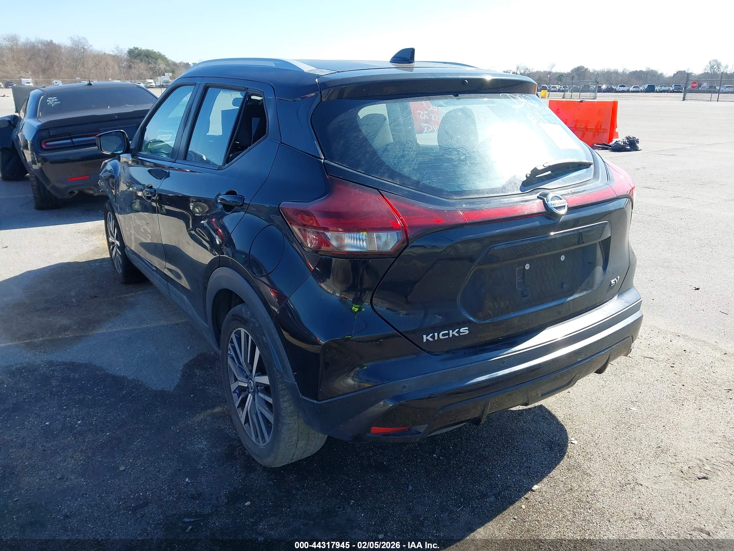 NISSAN KICKS image 3