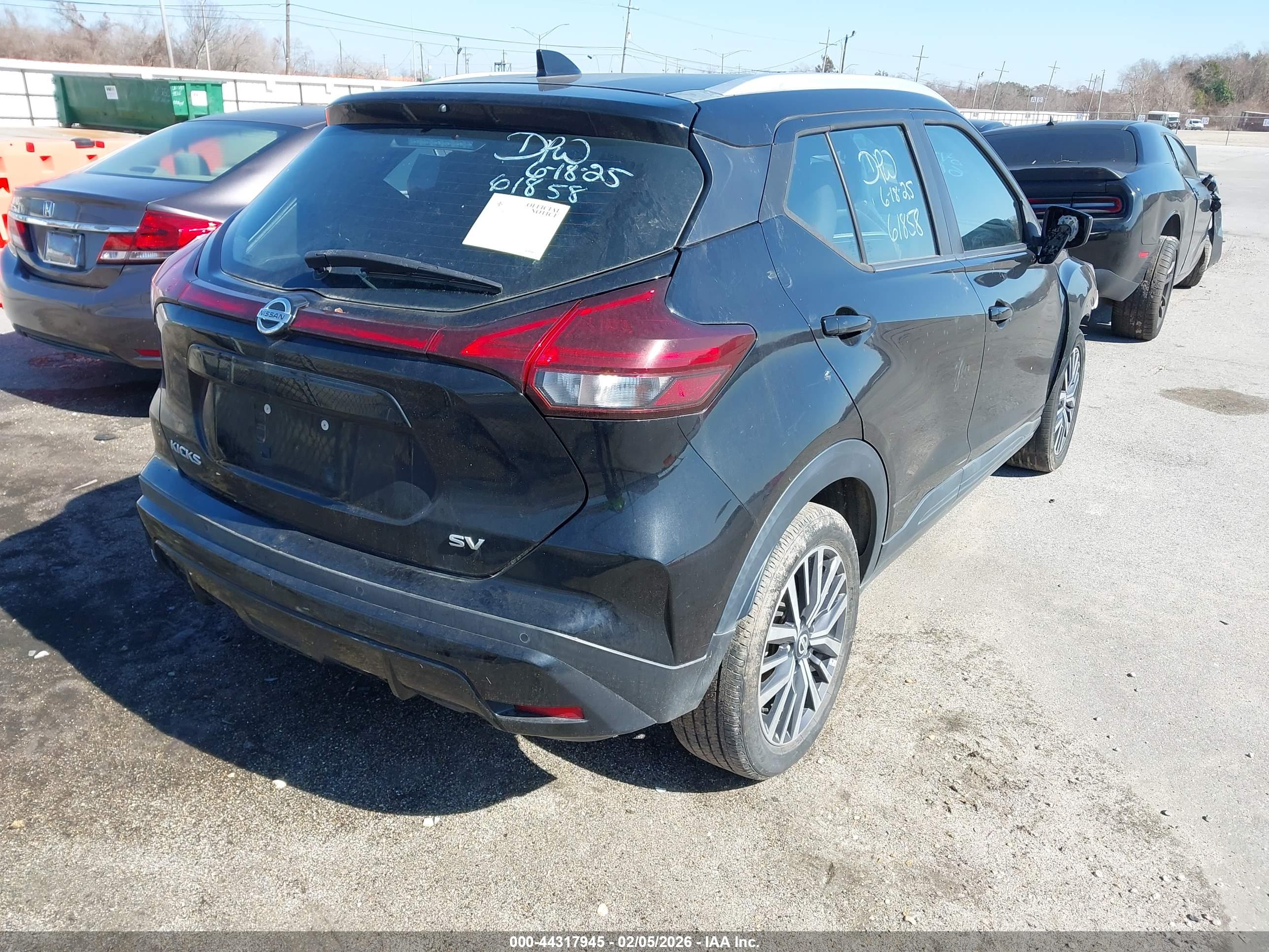 NISSAN KICKS image 4