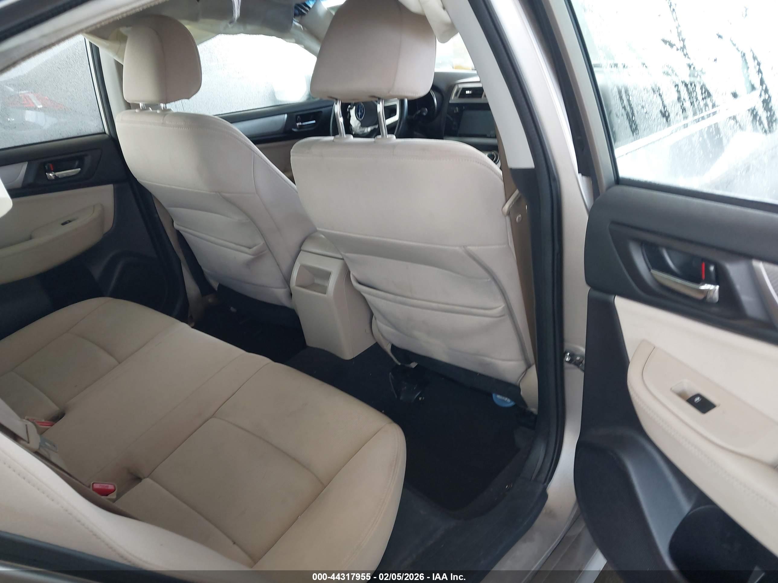 SUBARU LEGACY image 8