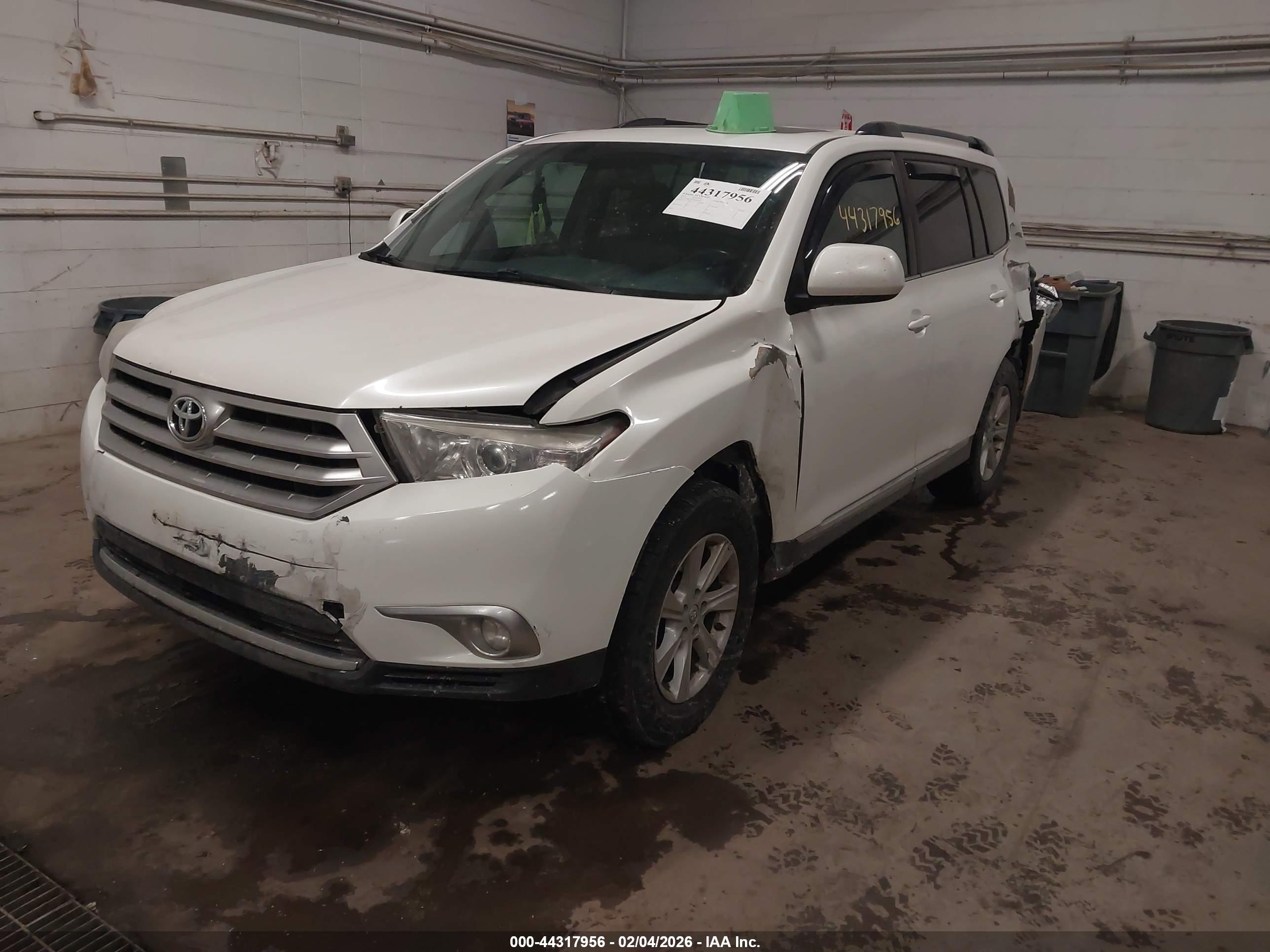 TOYOTA HIGHLANDER image 2