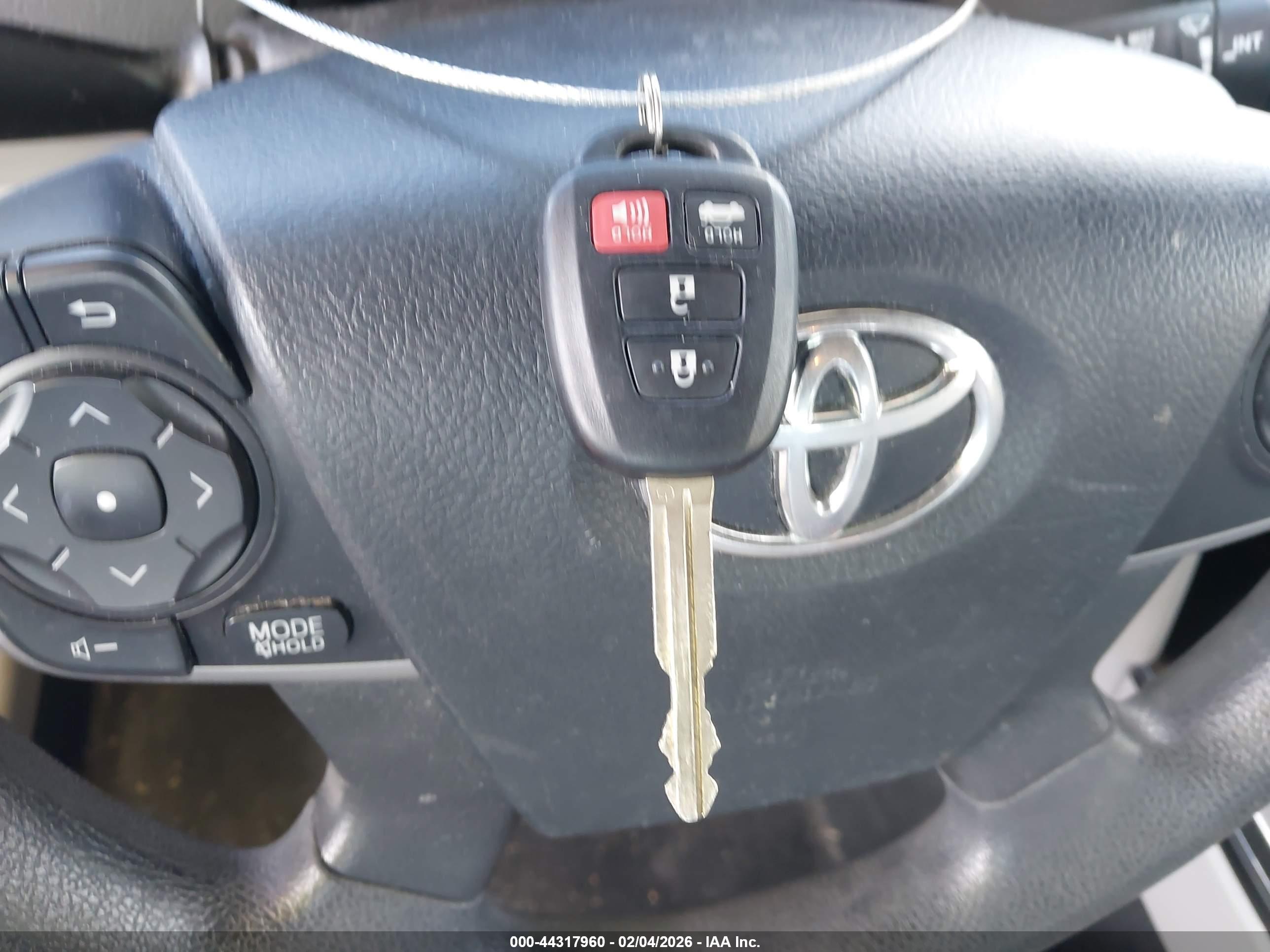 TOYOTA CAMRY image 11