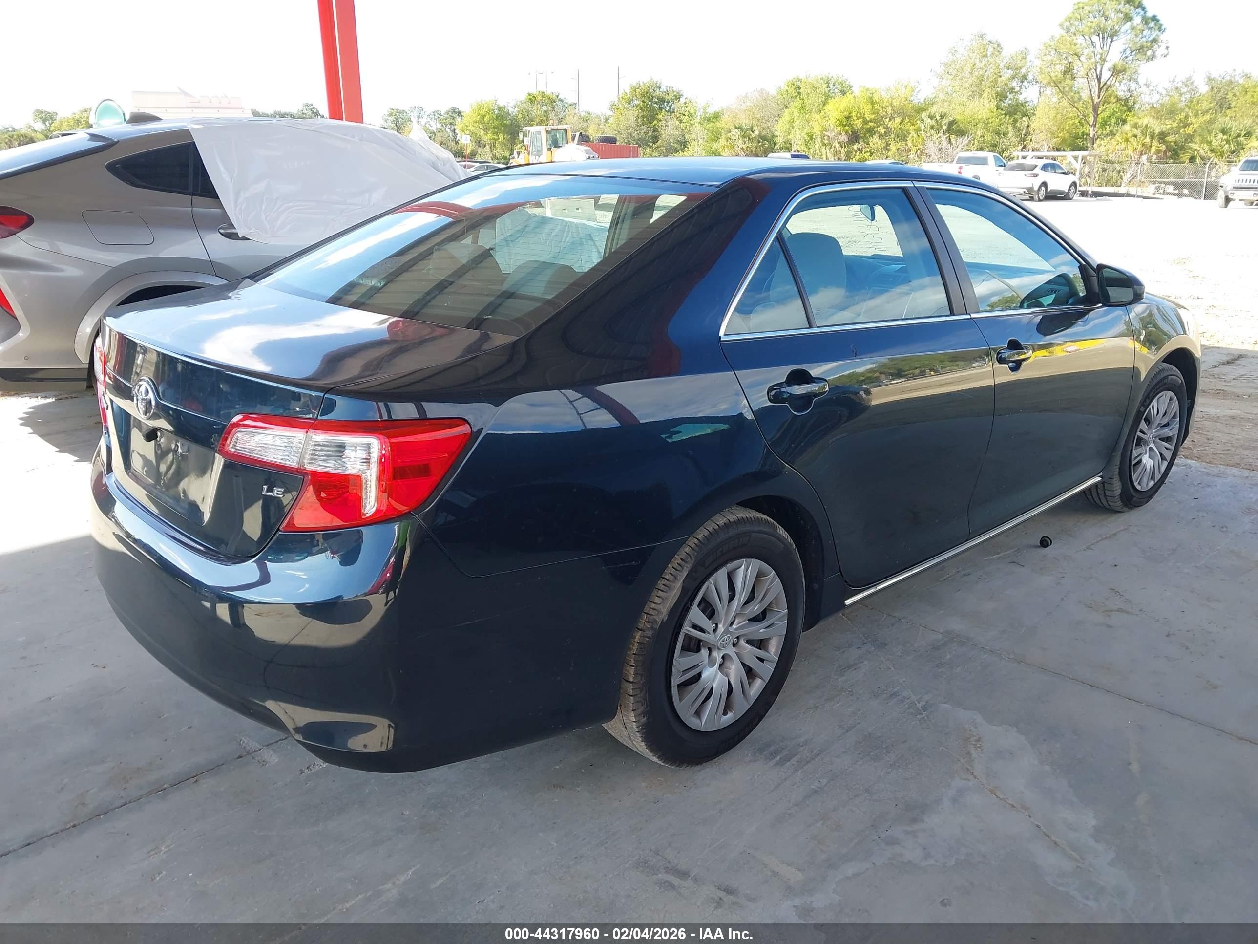 TOYOTA CAMRY image 4