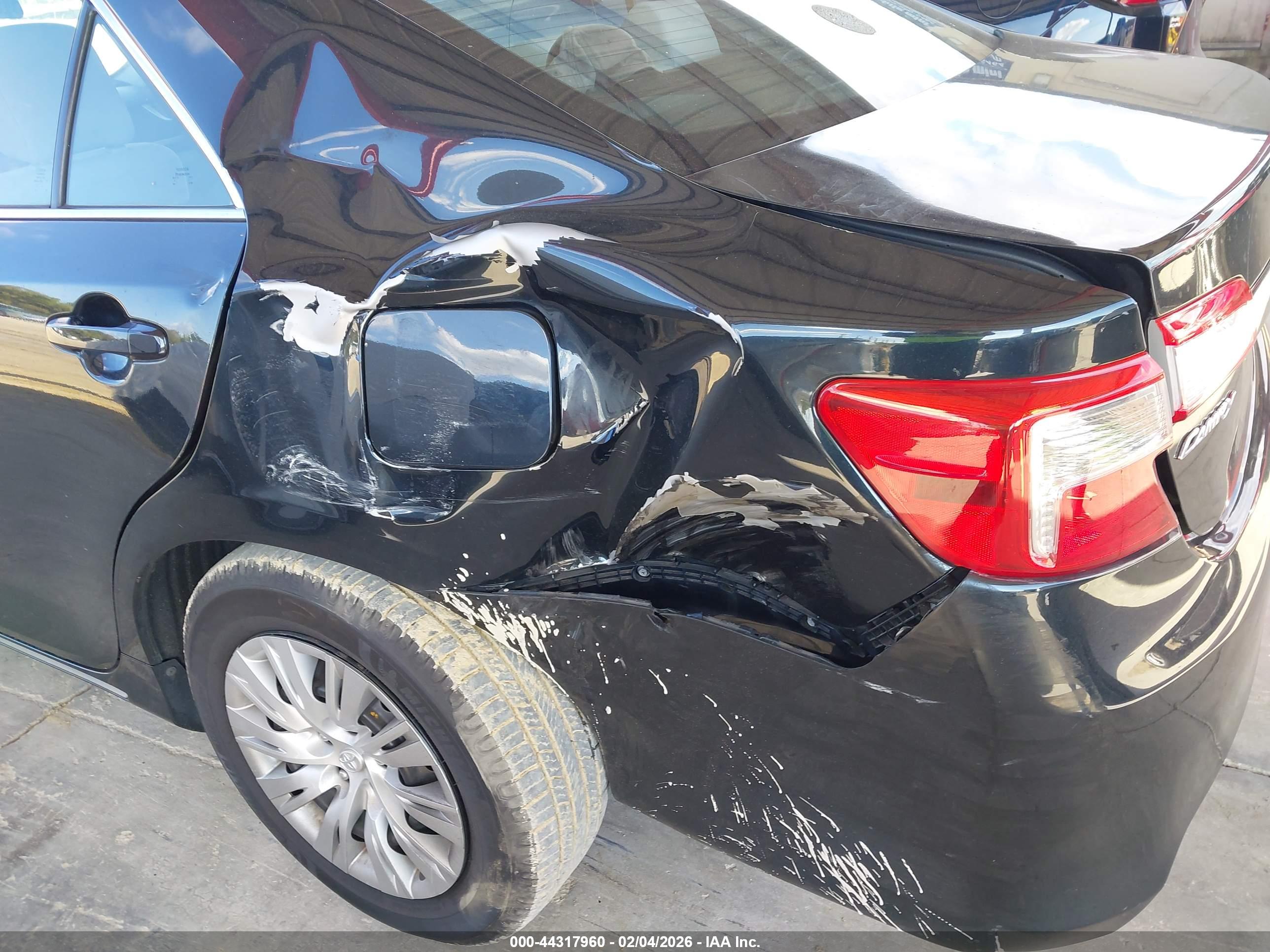 TOYOTA CAMRY image 6