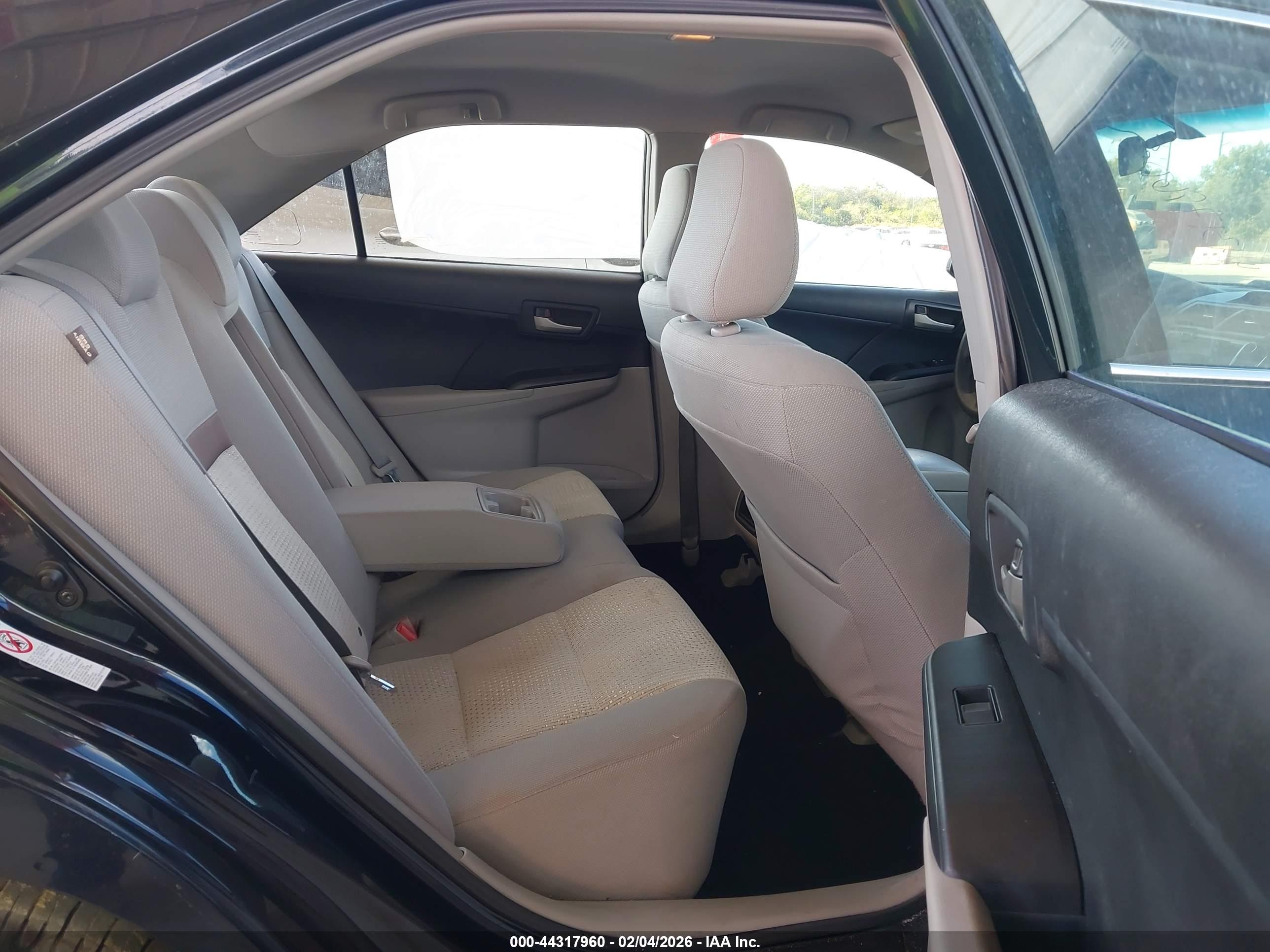 TOYOTA CAMRY image 8