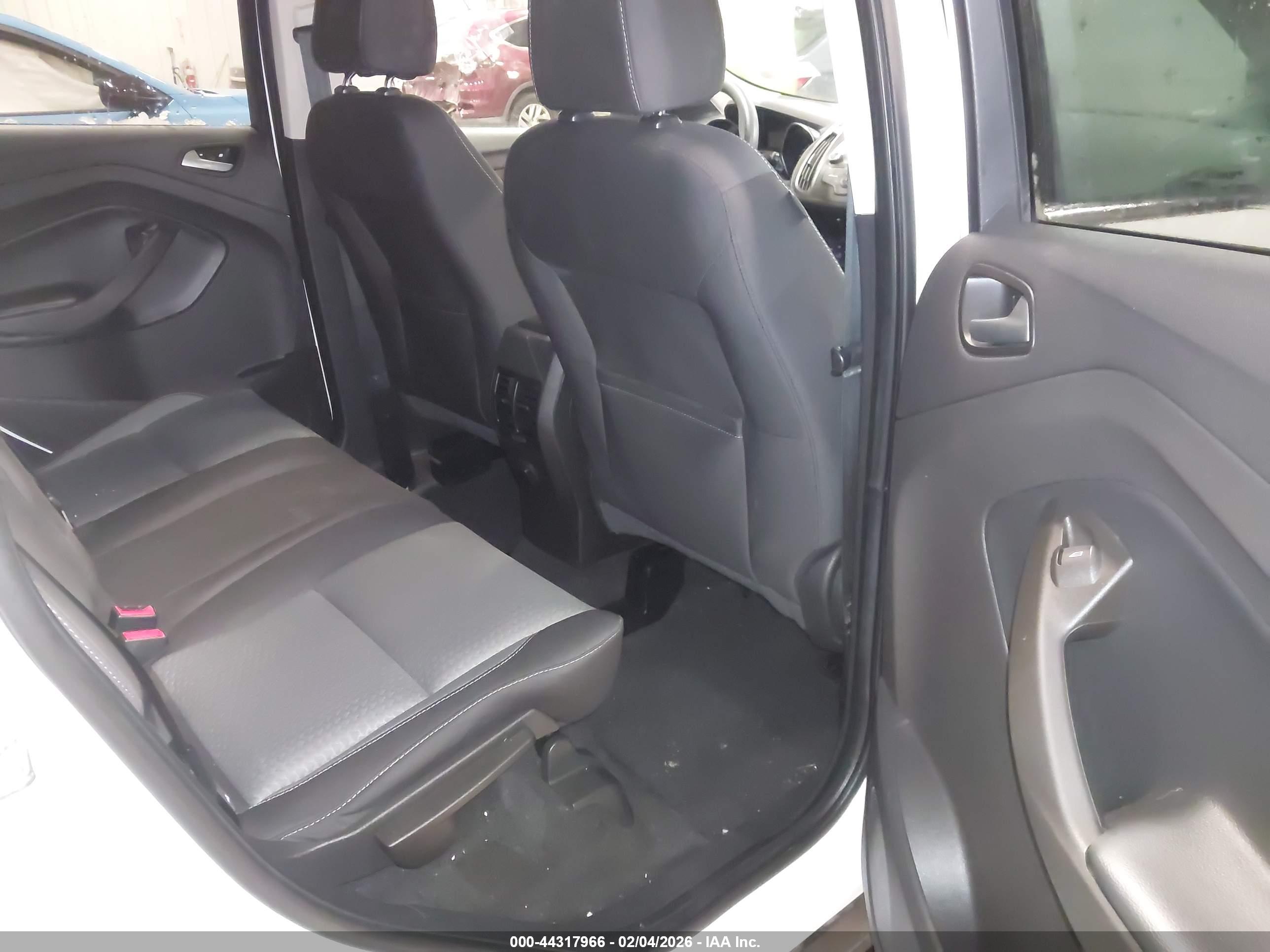 FORD ESCAPE image 8