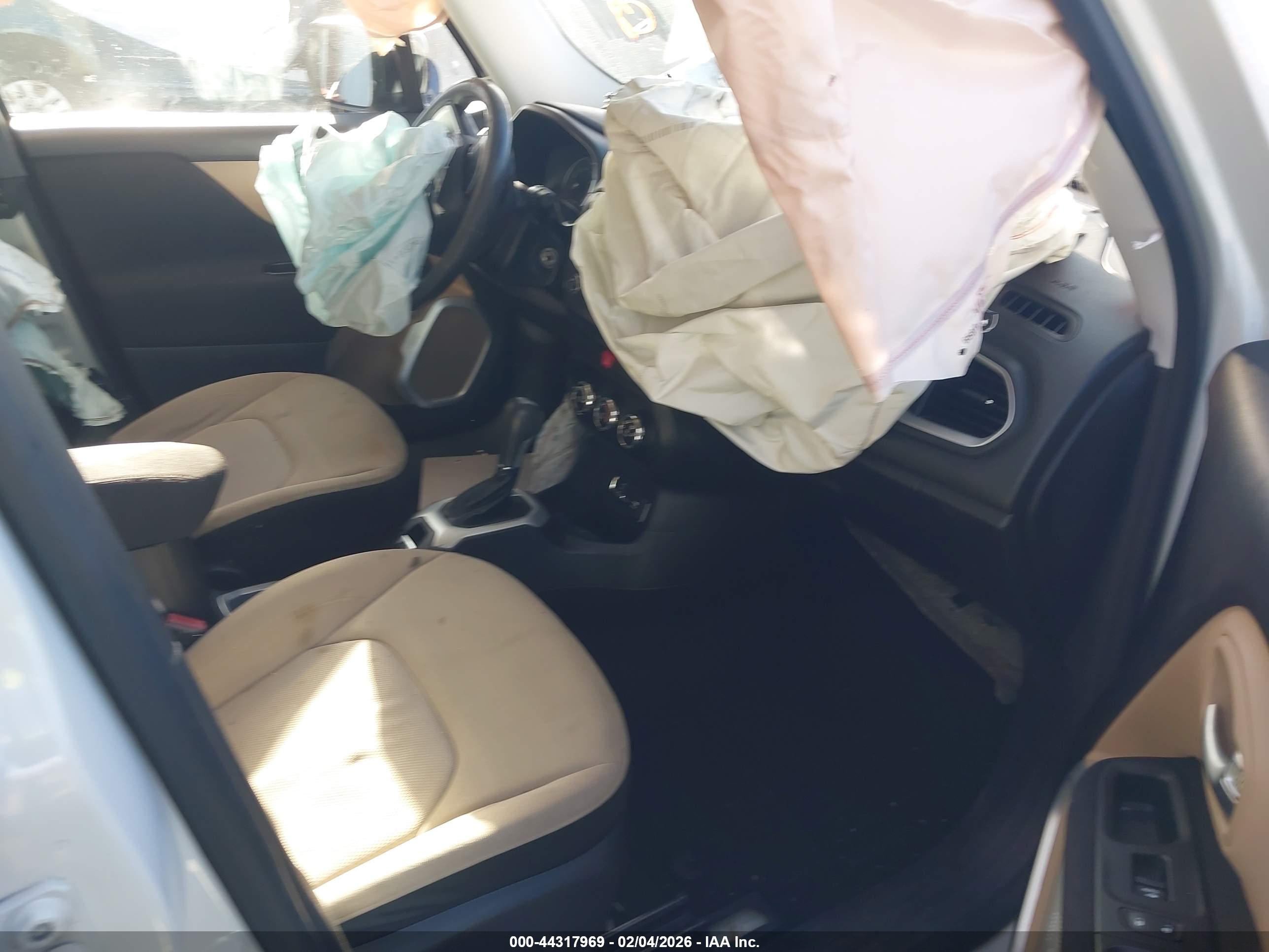 JEEP RENEGADE image 5