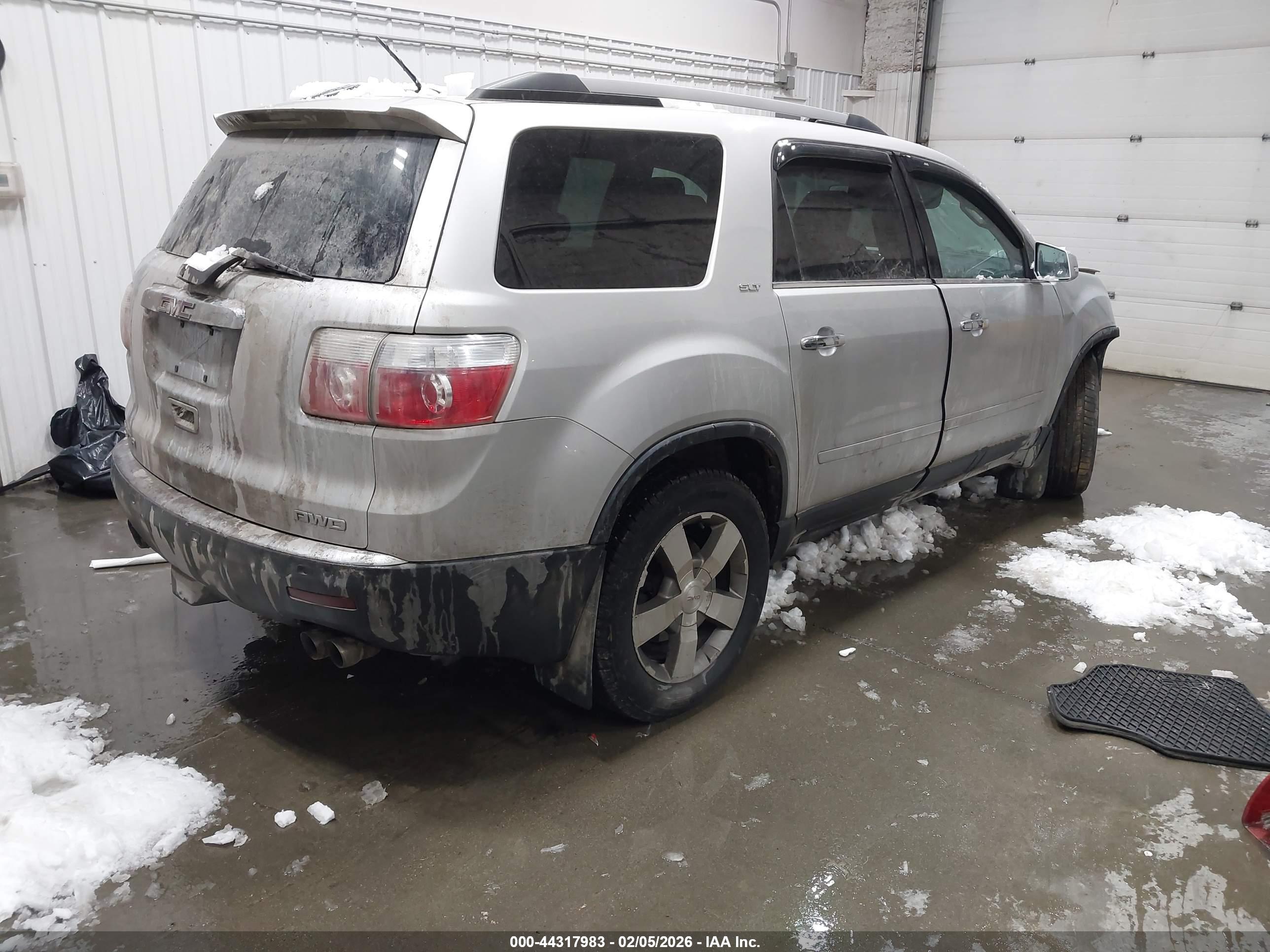 GMC ACADIA image 4