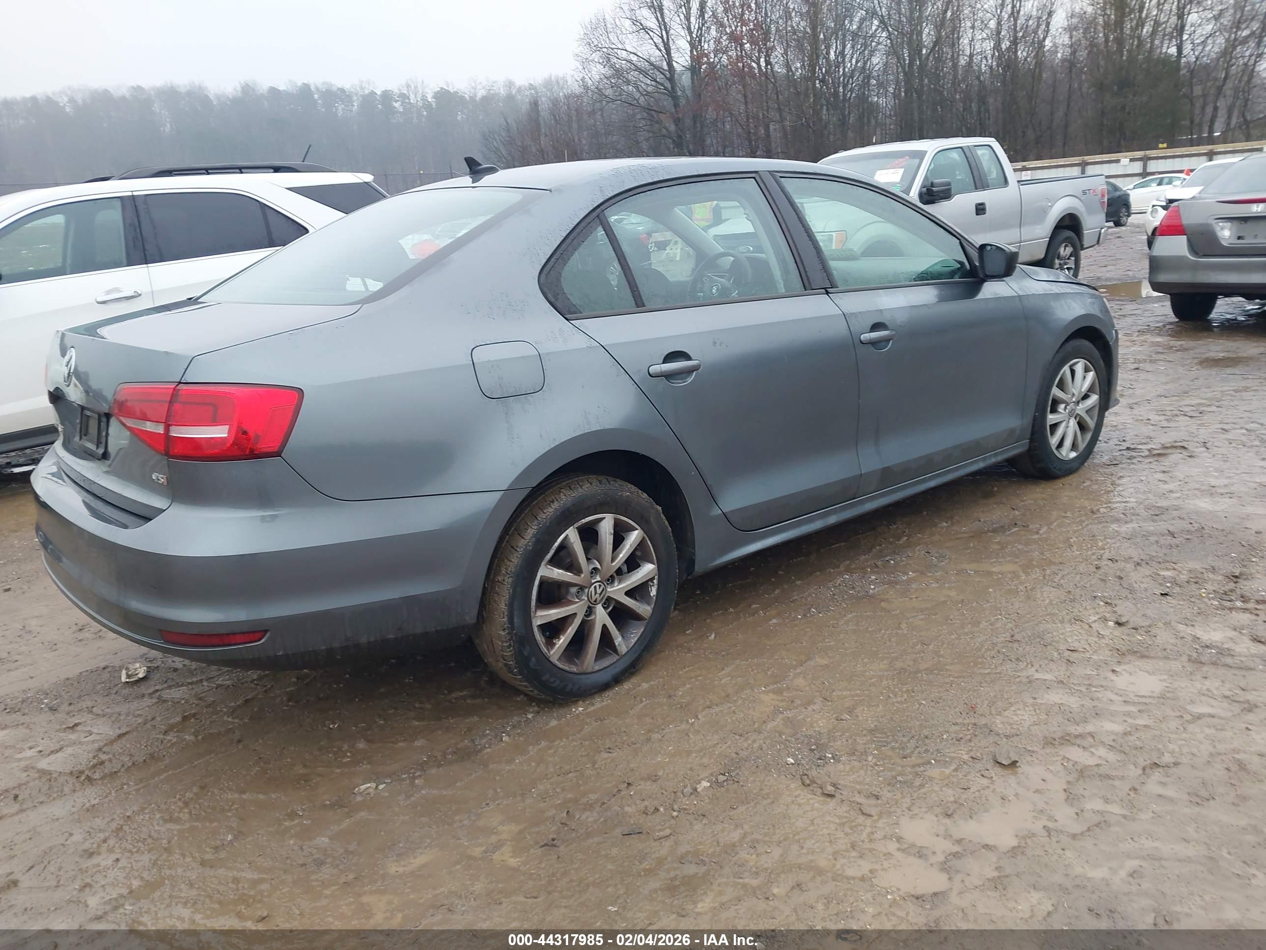 VOLKSWAGEN JETTA image 4