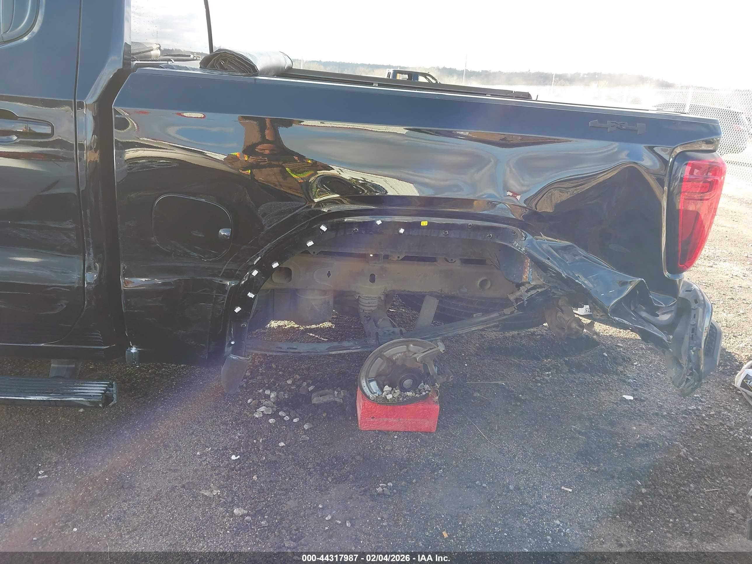 GMC SIERRA image 6
