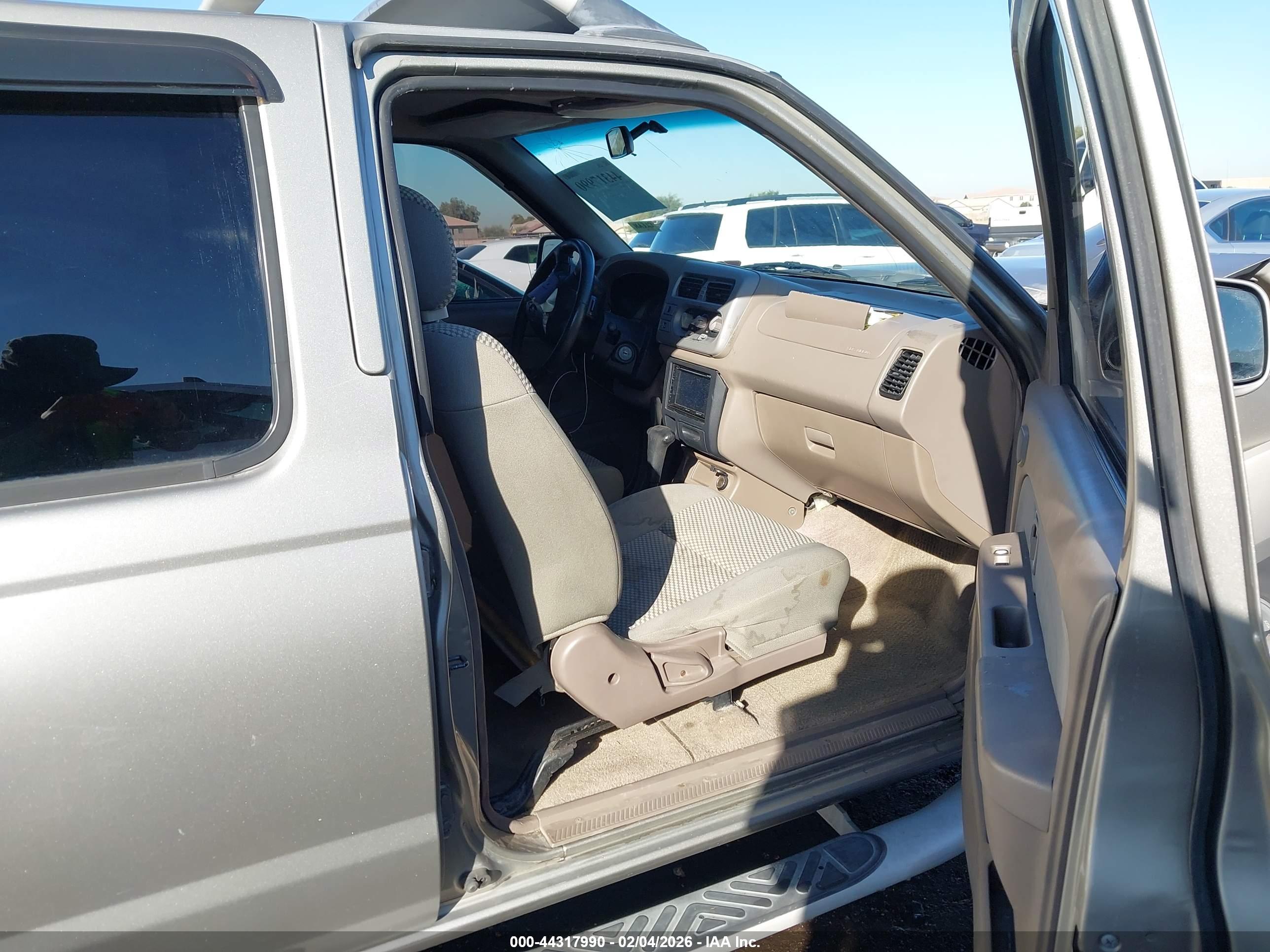 NISSAN FRONTIER image 5