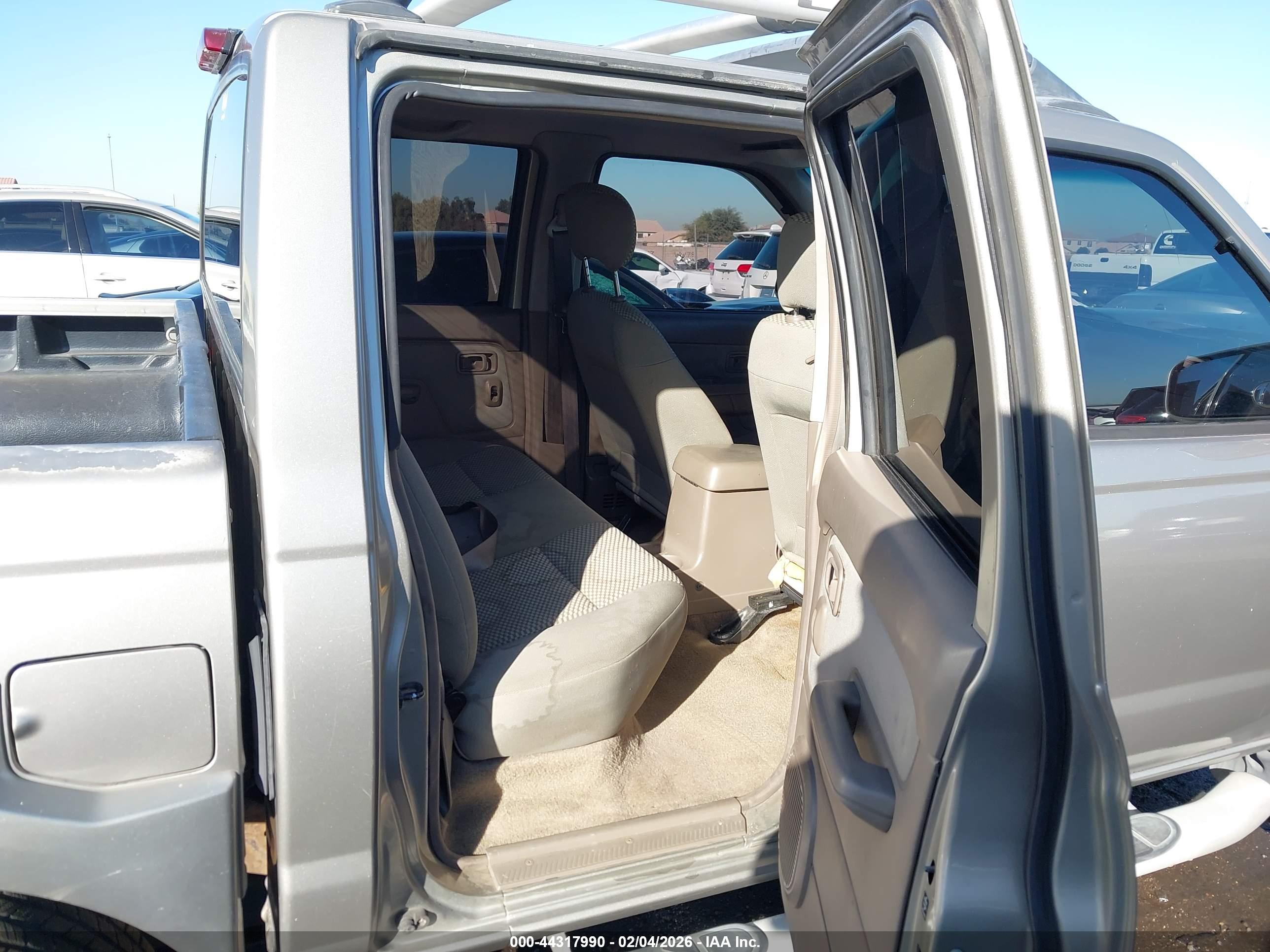 NISSAN FRONTIER image 8