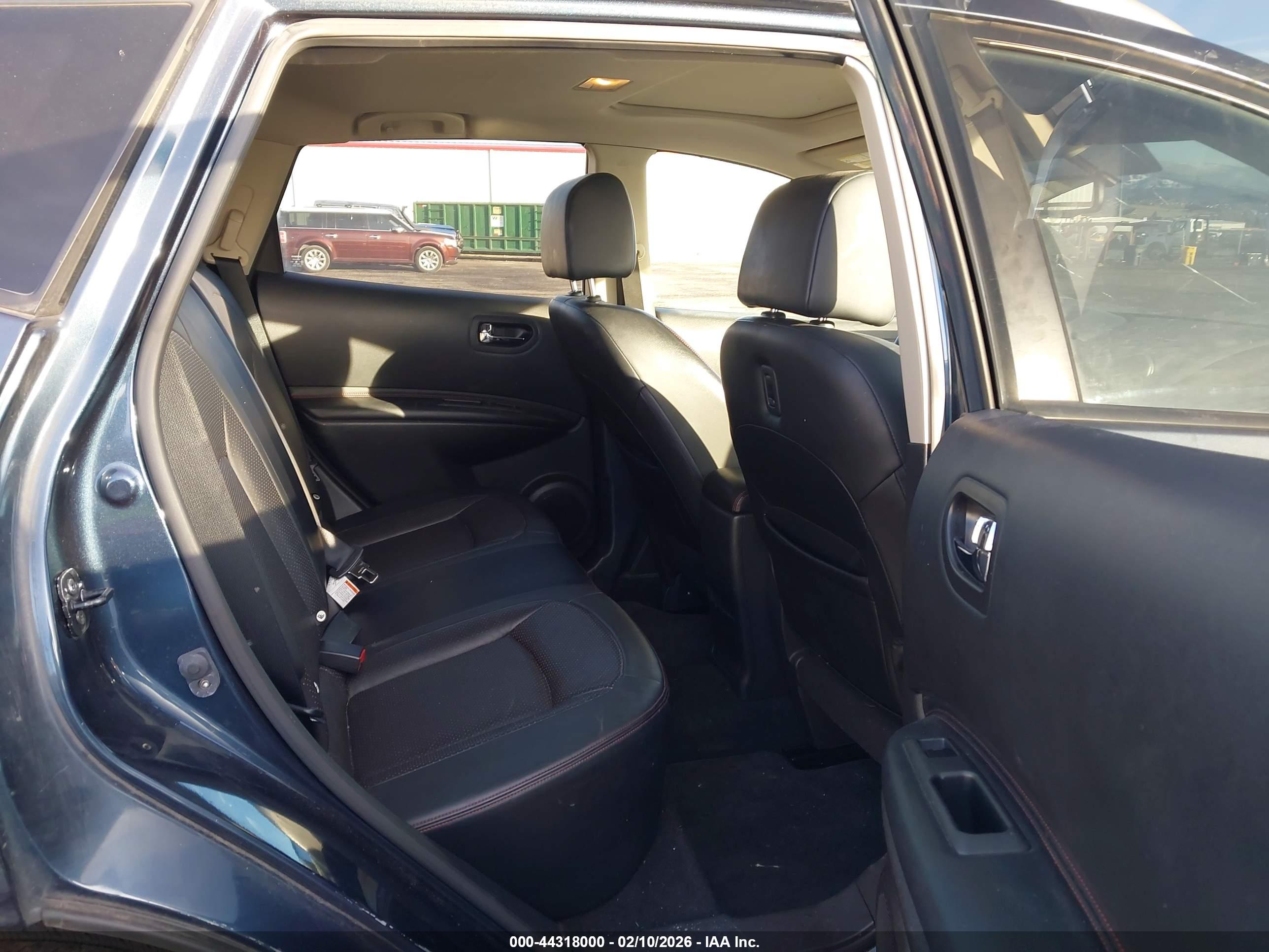 NISSAN ROGUE image 8