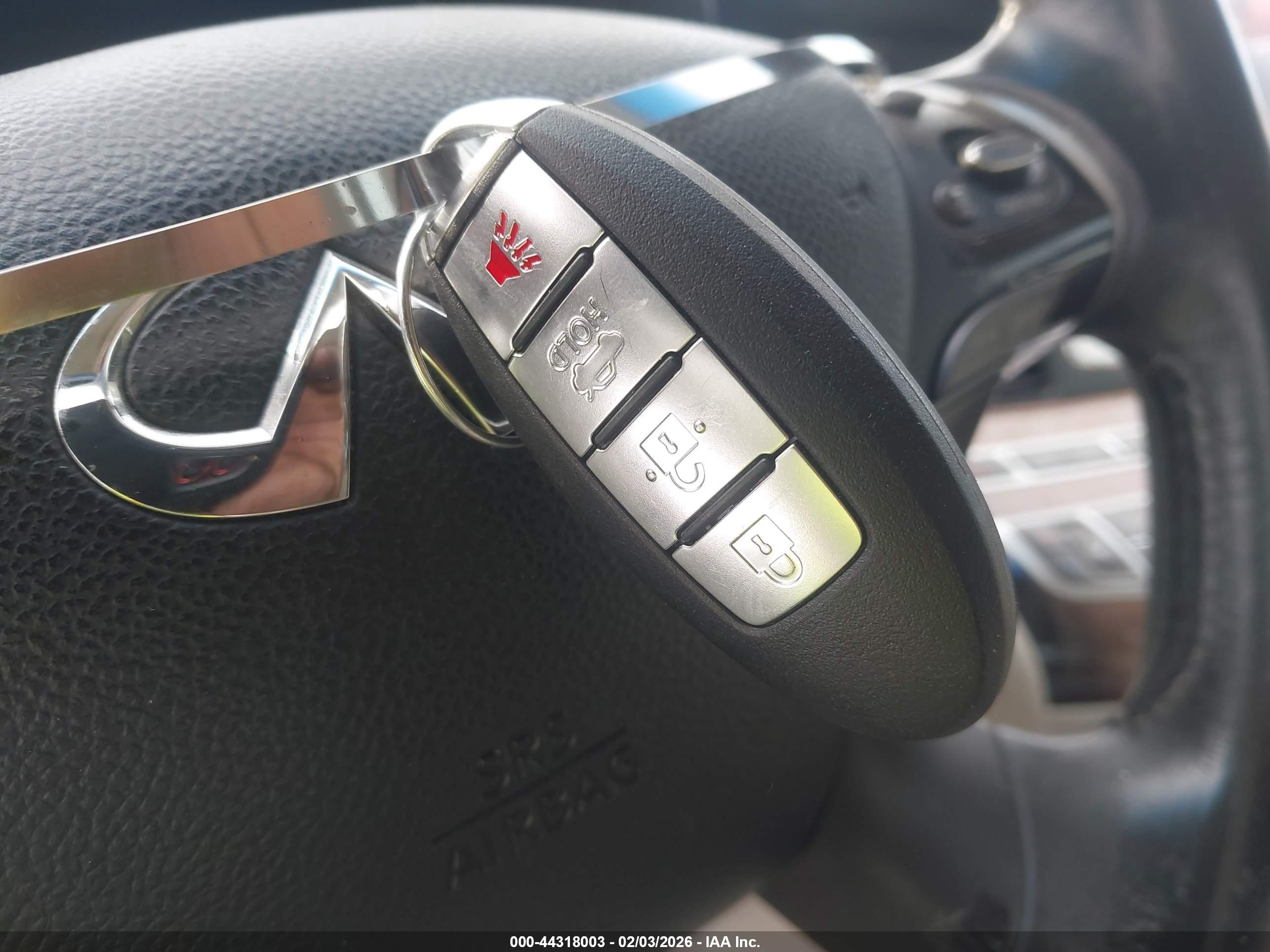 INFINITI M56X image 11
