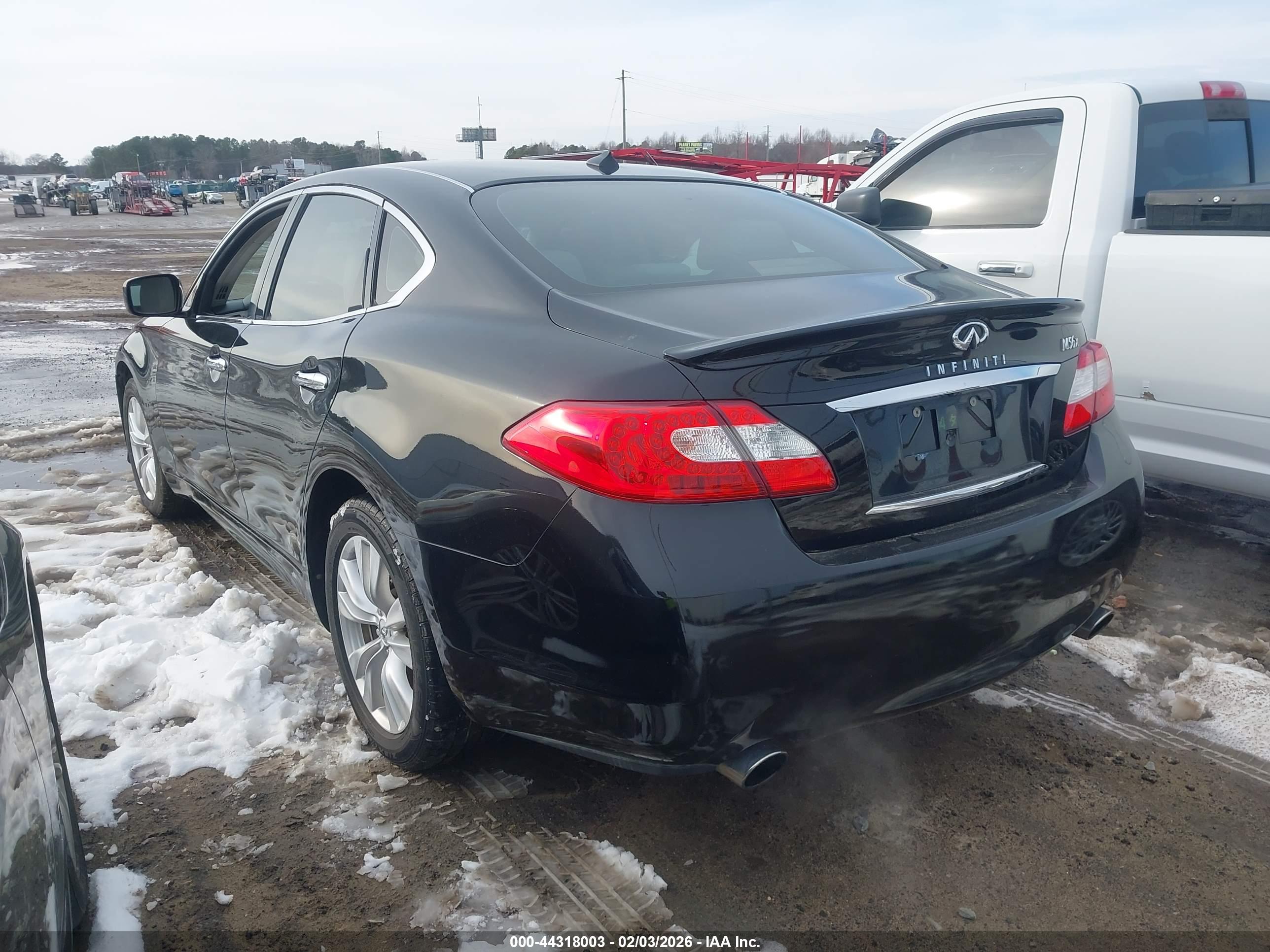 INFINITI M56X image 3