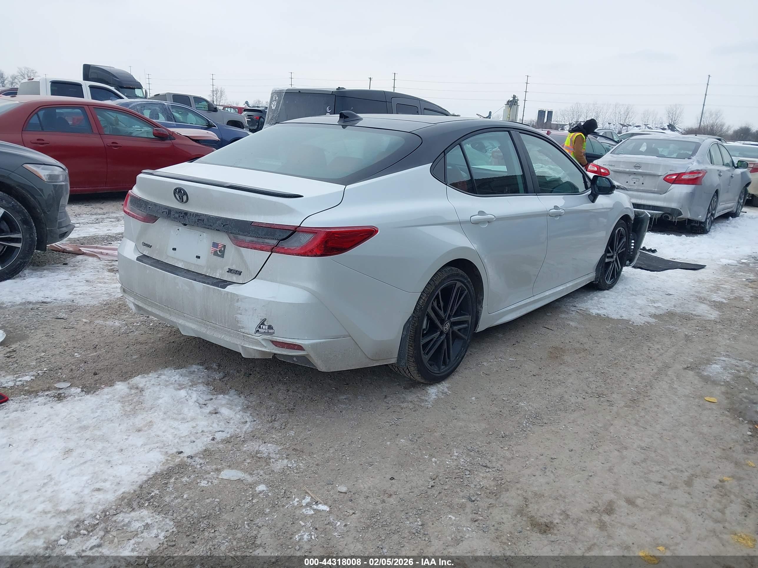 TOYOTA CAMRY image 4