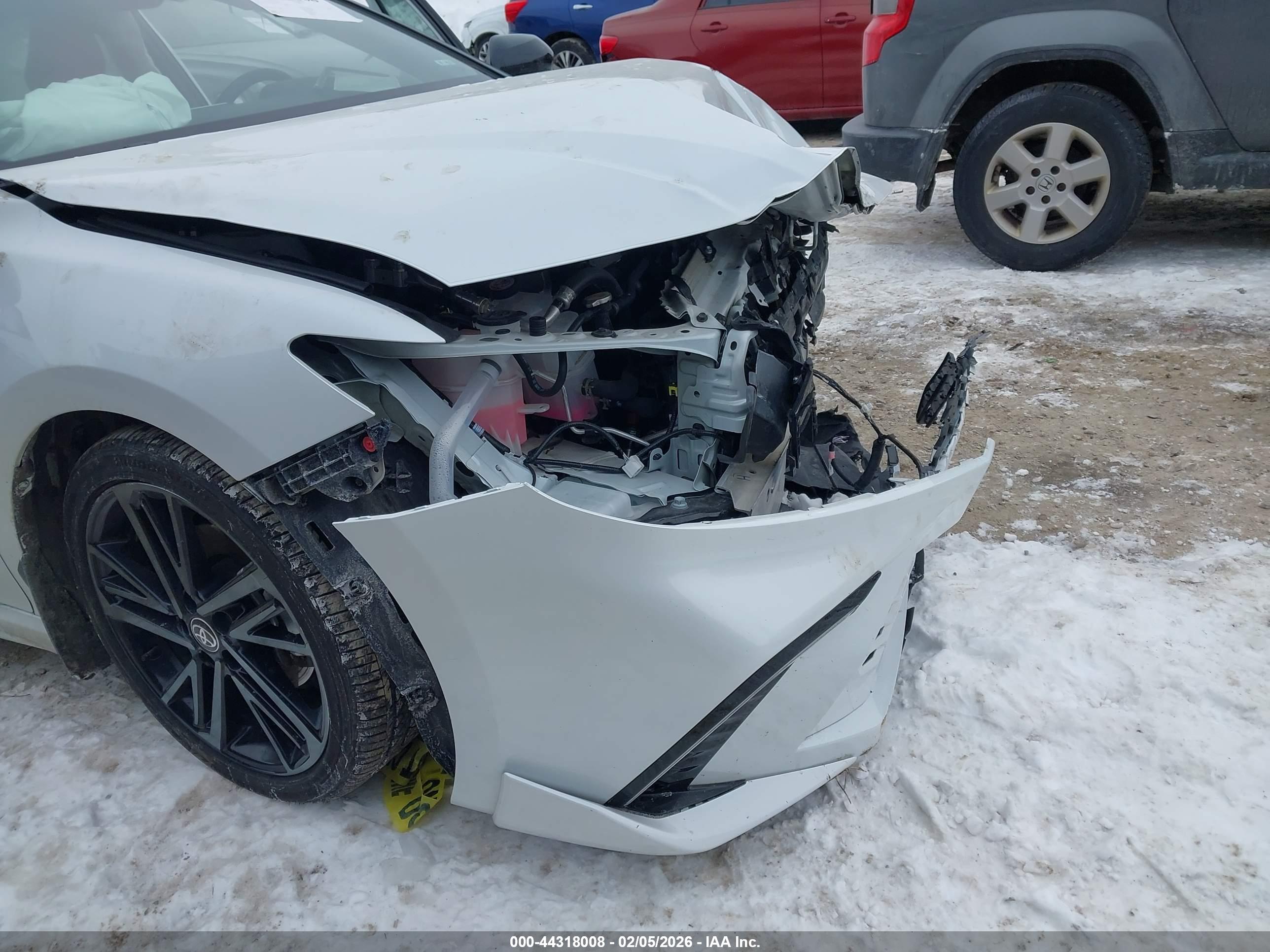 TOYOTA CAMRY image 6