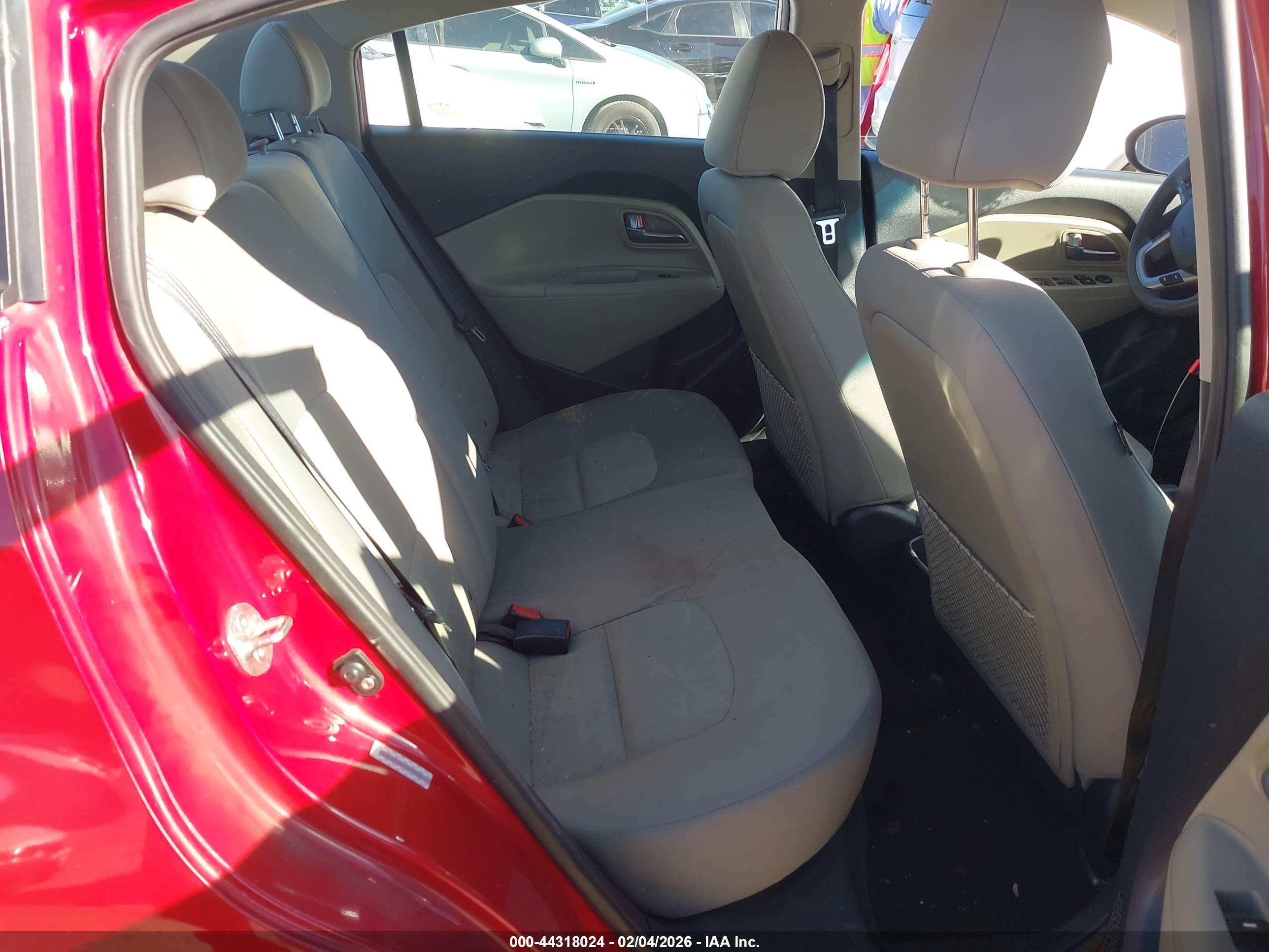 KIA RIO image 8