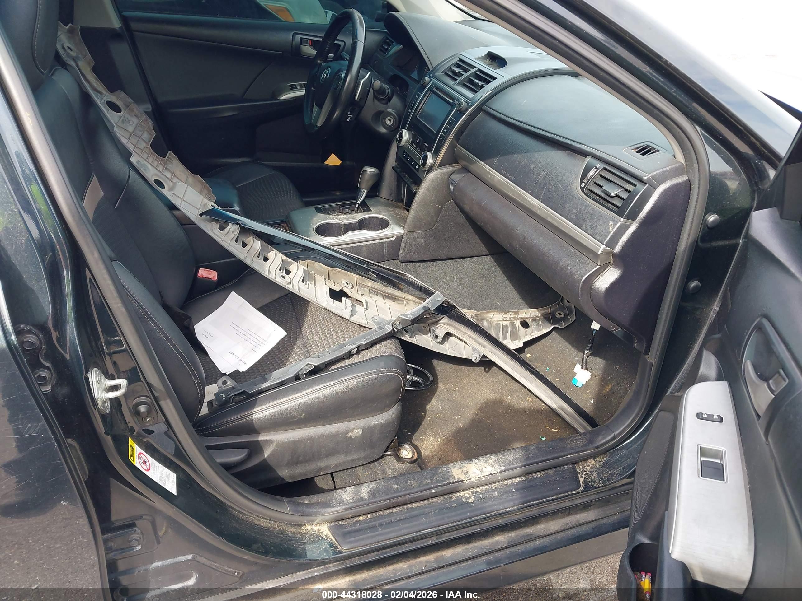 TOYOTA CAMRY image 5
